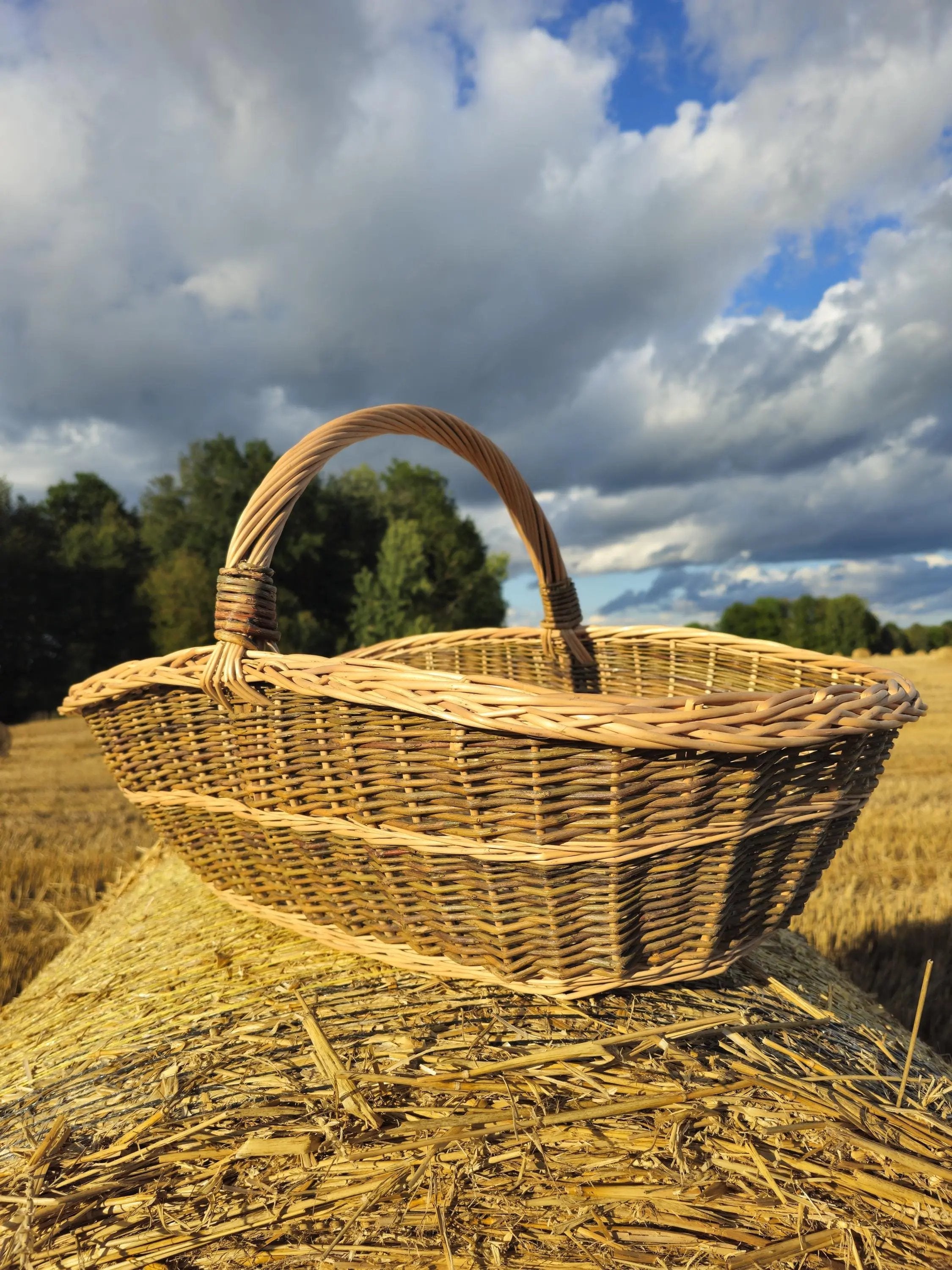 Extra Large Wicker Basket – Rustic Willow Basket With Sturdy Handle - NaturelyWoven