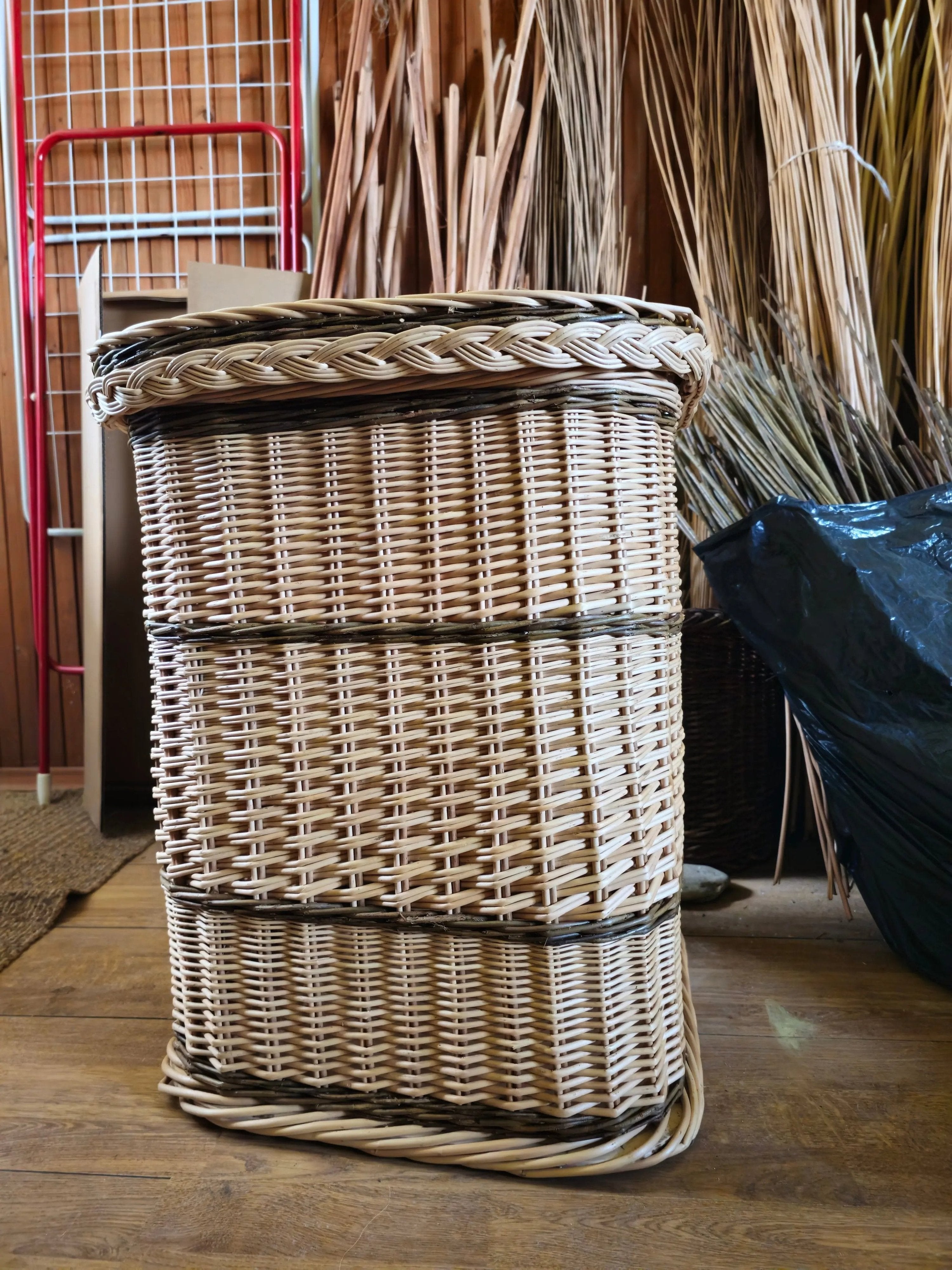 Handmade Large Willow Laundry Hamper with Lid - NaturelyWoven
