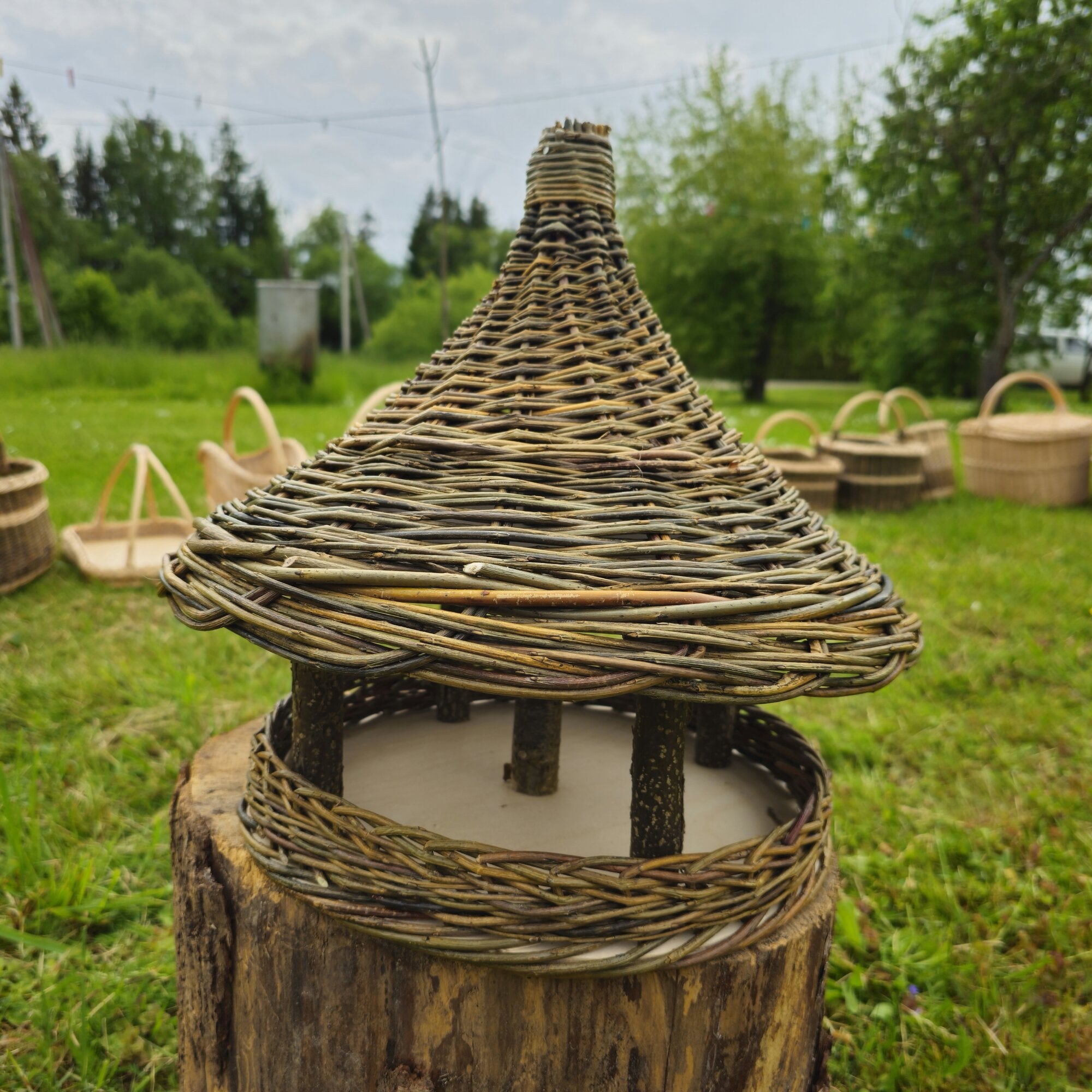 Paukščių lesyklėlė