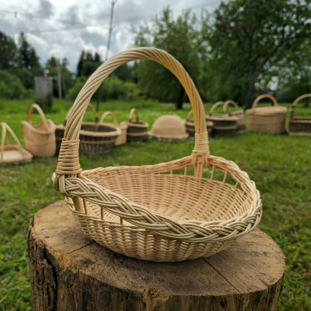 Padėklas su ažūriniu pynimu