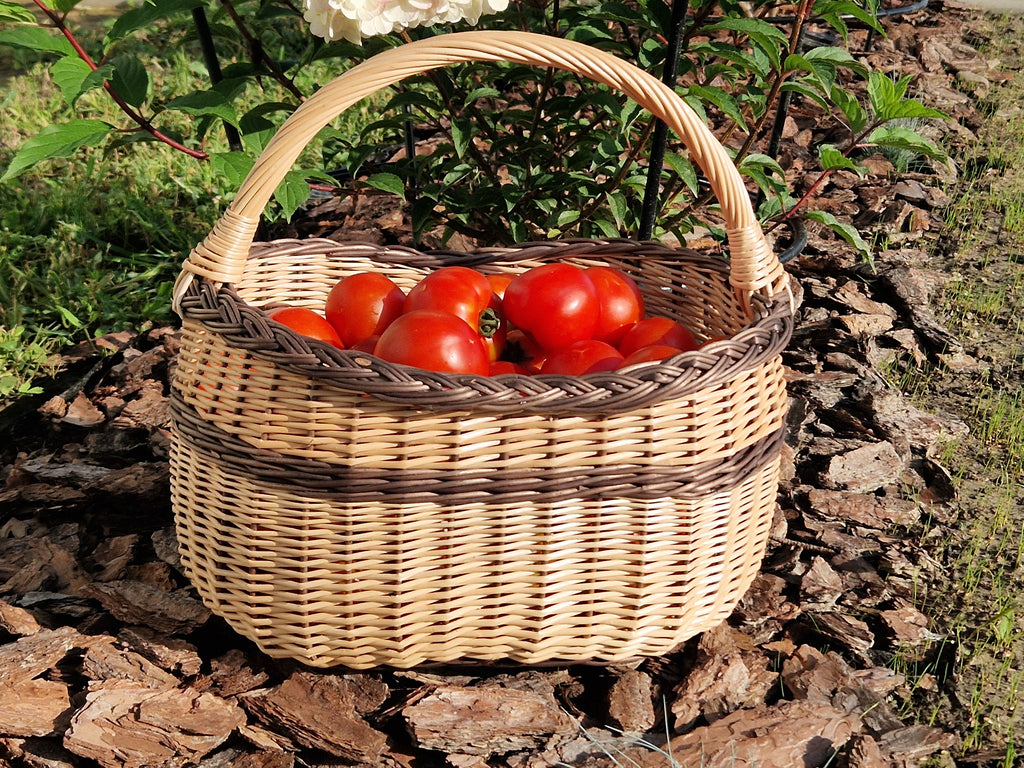 Rankų darbo pinti maisto rinkimo krepšiai