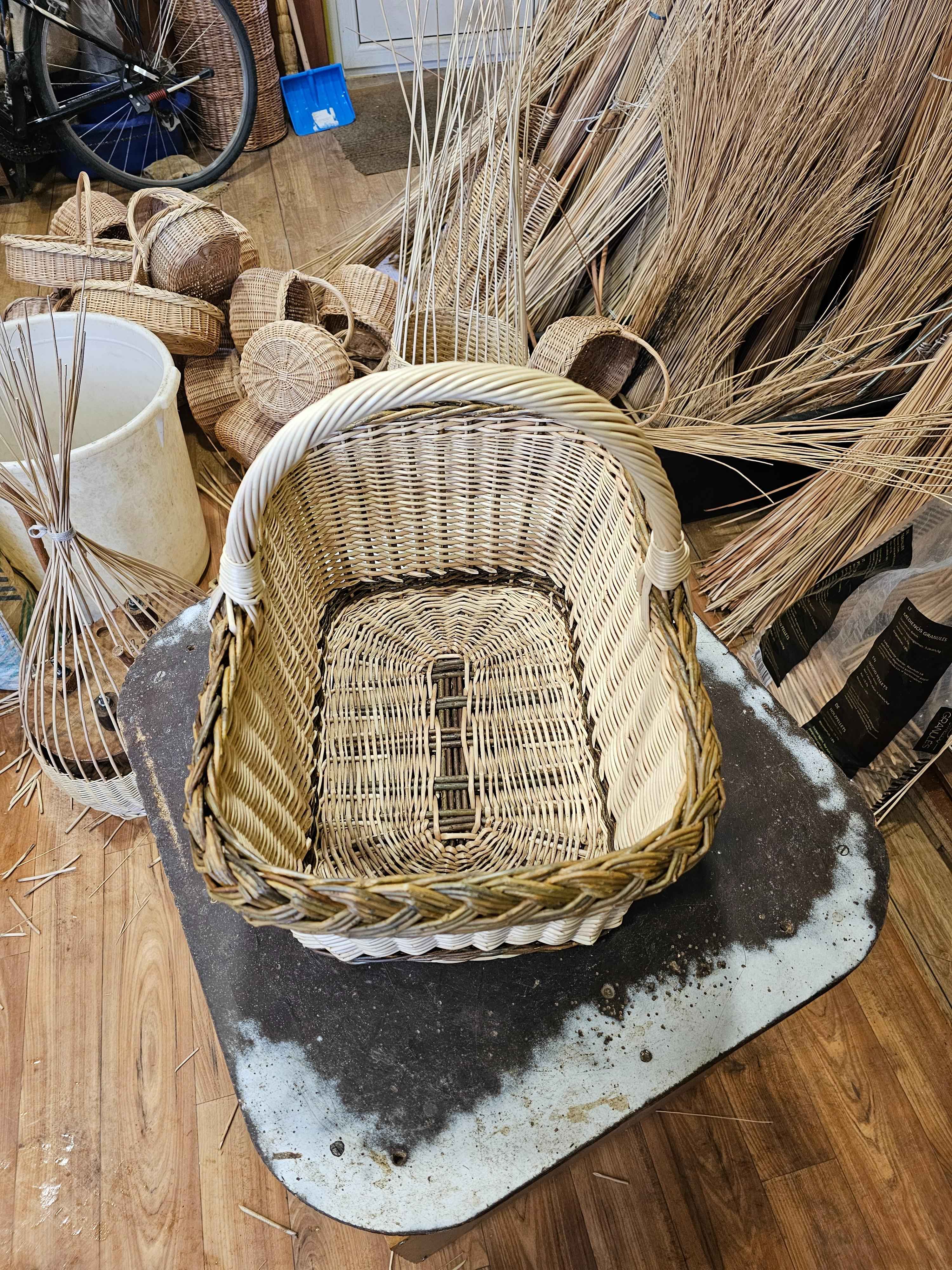 Wicker basket 022r