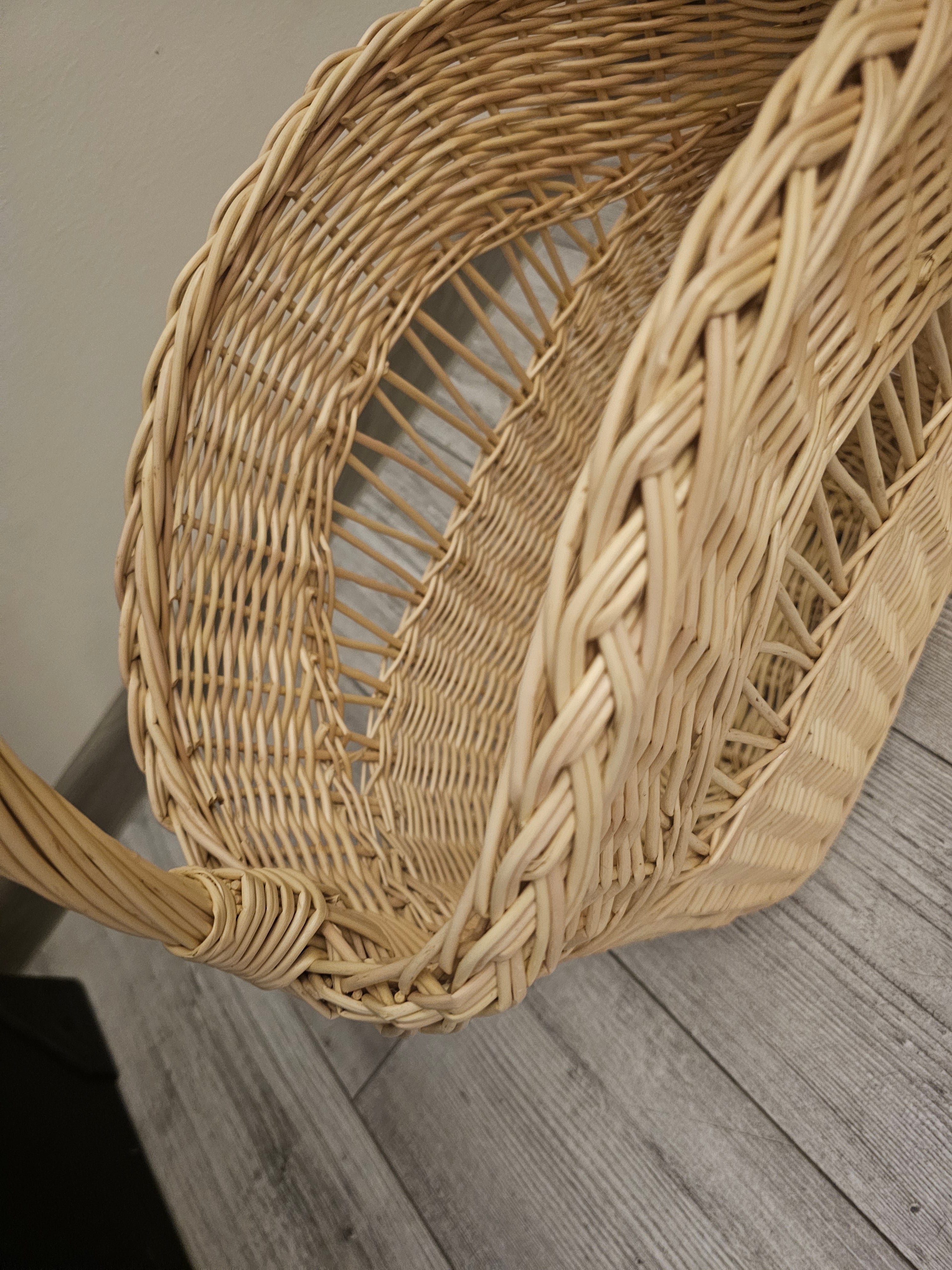 Dekoratyvinė pintinė — vytelių pintinė, 5 nuotrauka