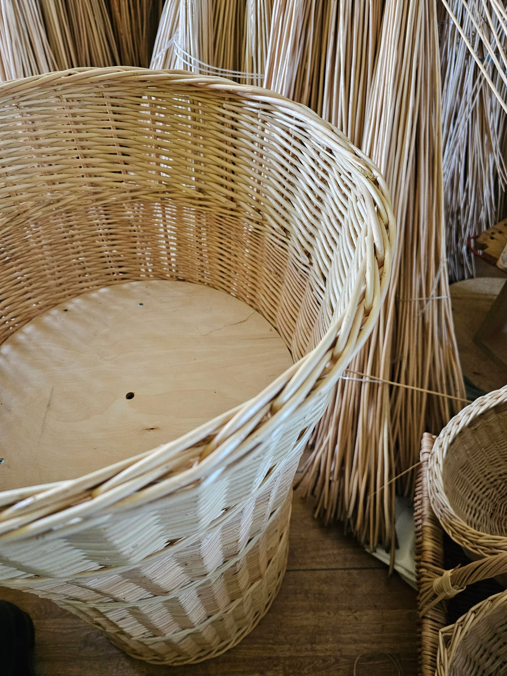 Ypač didelė pintinė — vytelių pintinė, 5 nuotrauka