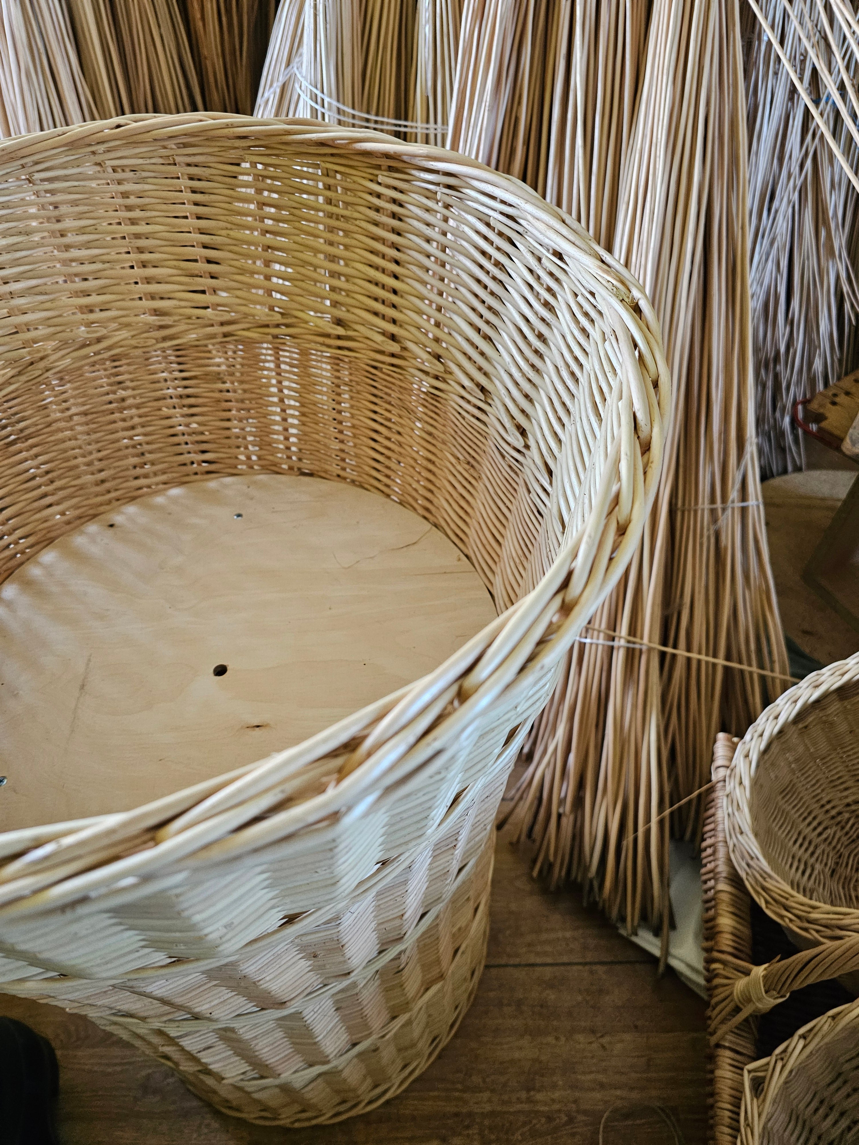 Ypač didelė pintinė — vytelių pintinė, 5 nuotrauka