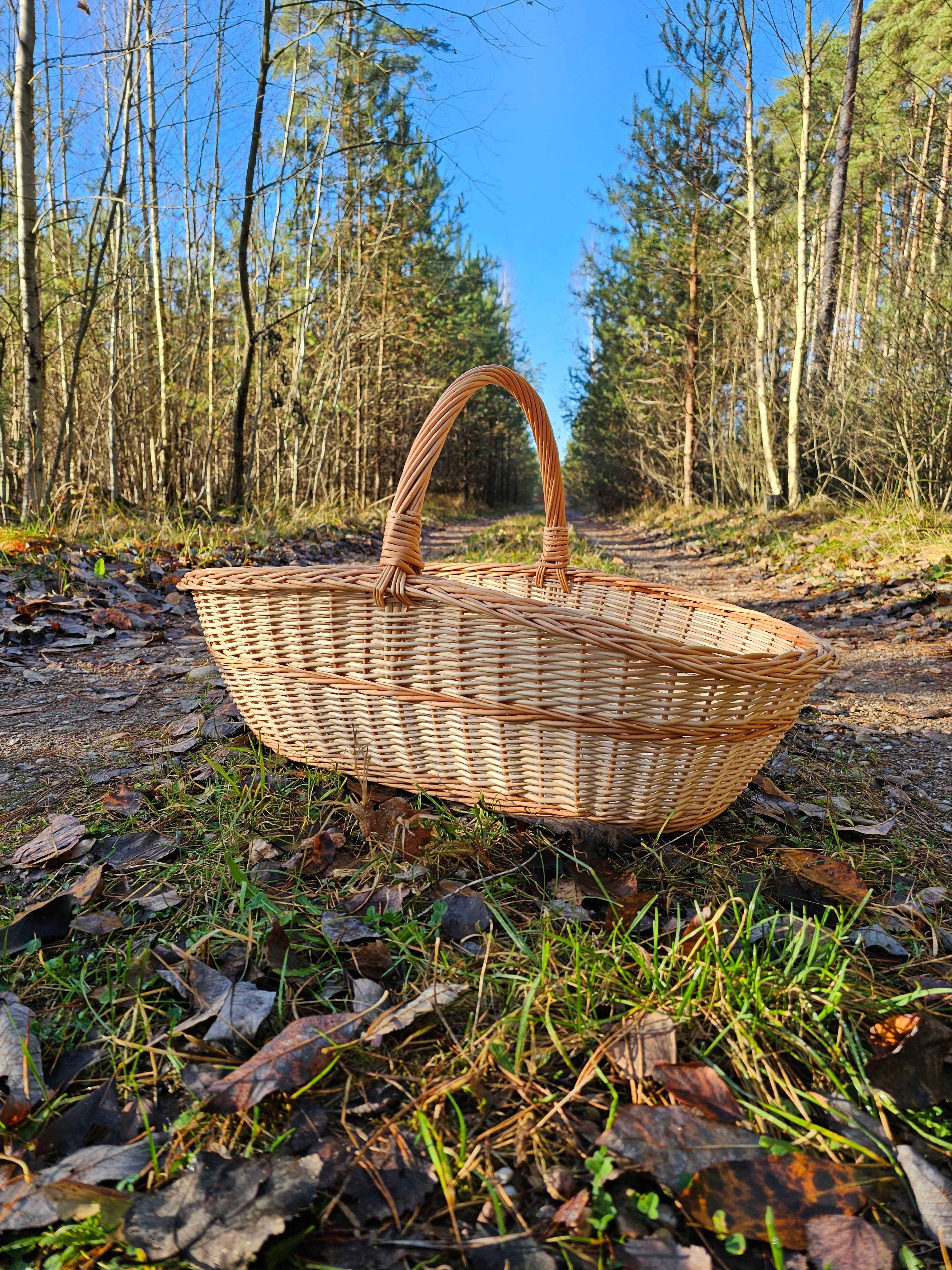 Ypač didelė malkų pintinė su aukšta rankena, Auksinė / rausva — rankų darbo vytelių pintinė