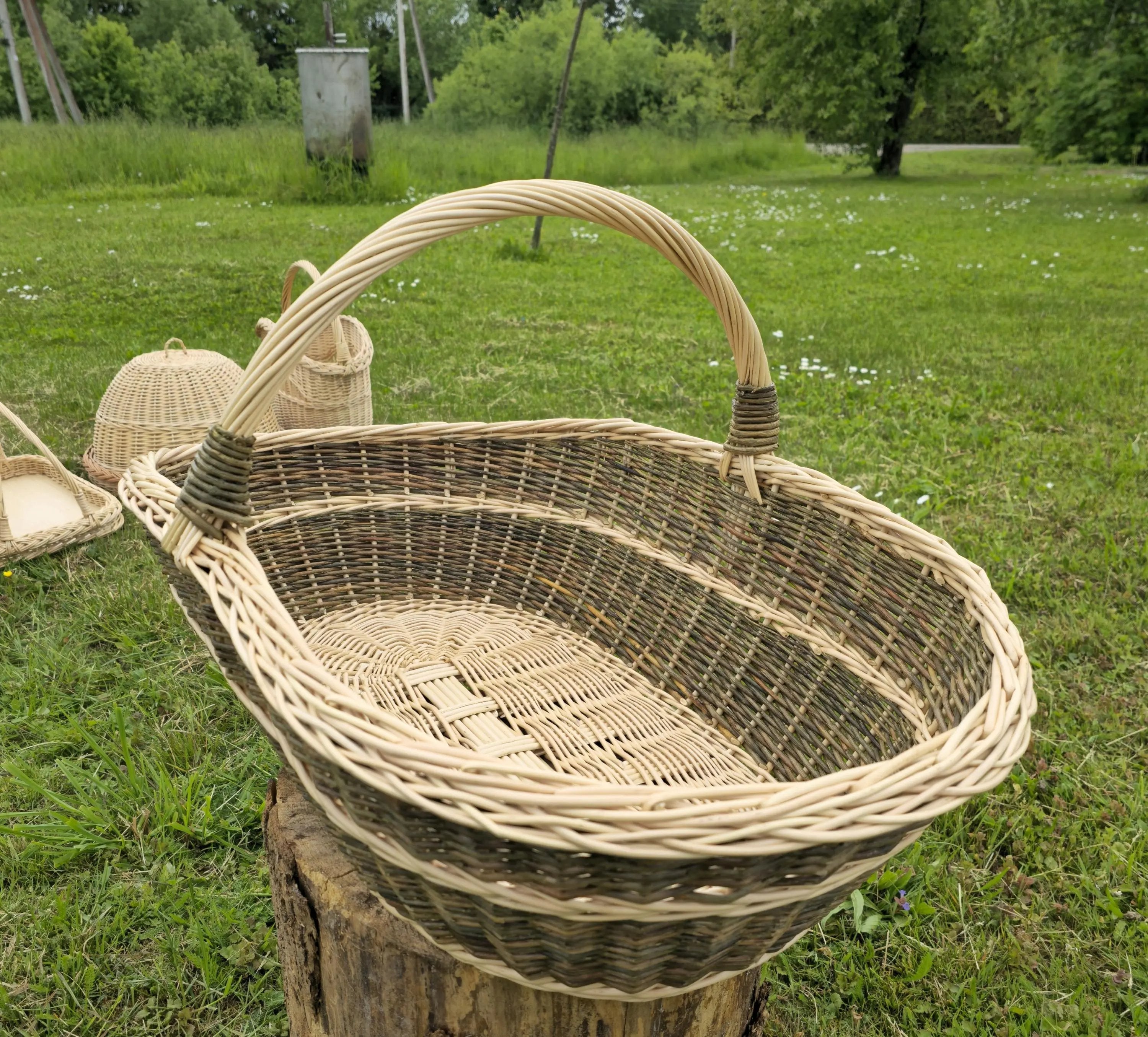 Extra Large Wicker Basket – Rustic Willow Basket With Sturdy Handle - NaturelyWoven