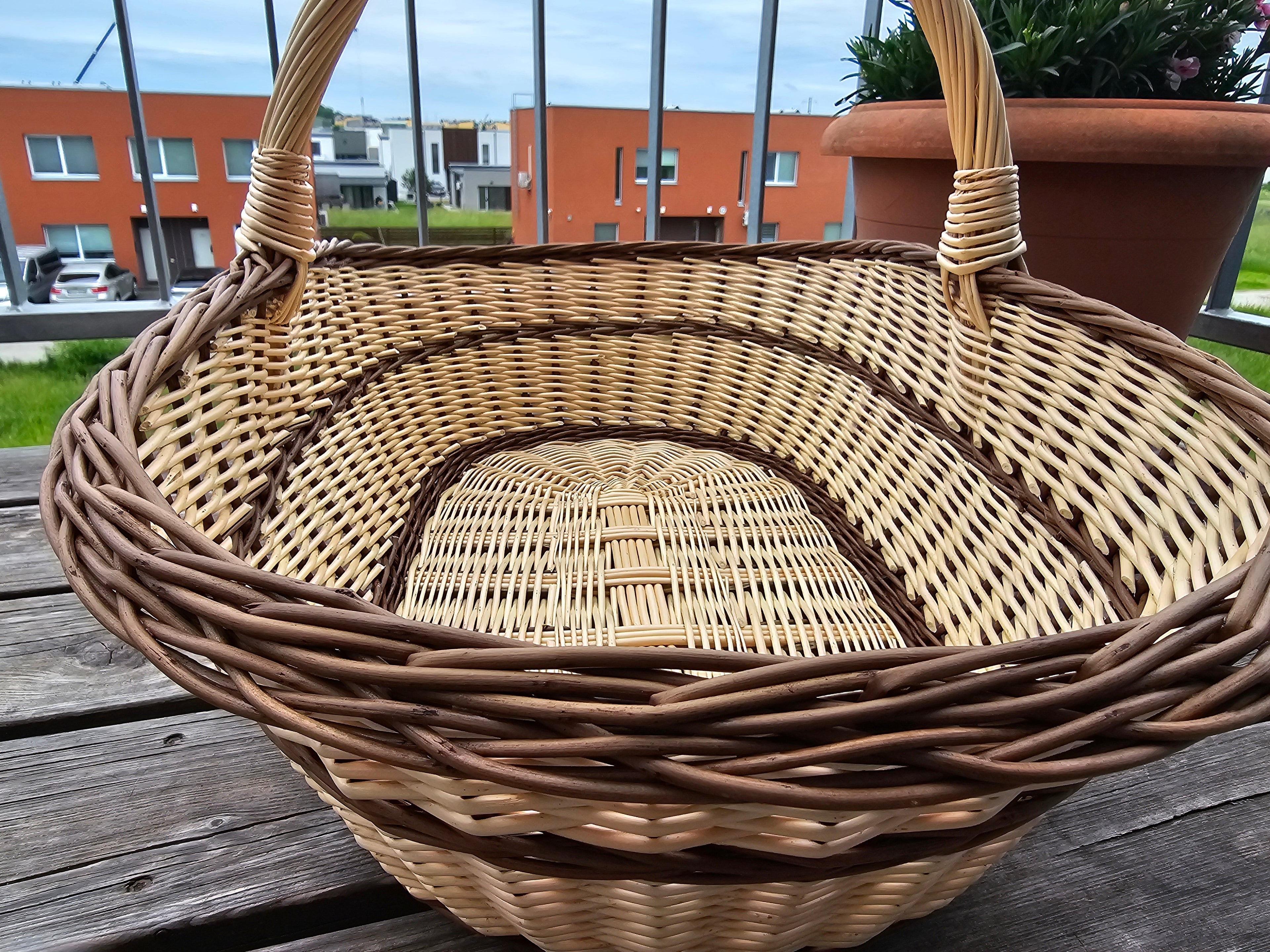 Ypač didelė auksinė malkų pintinė — vytelių pintinė, 2 nuotrauka