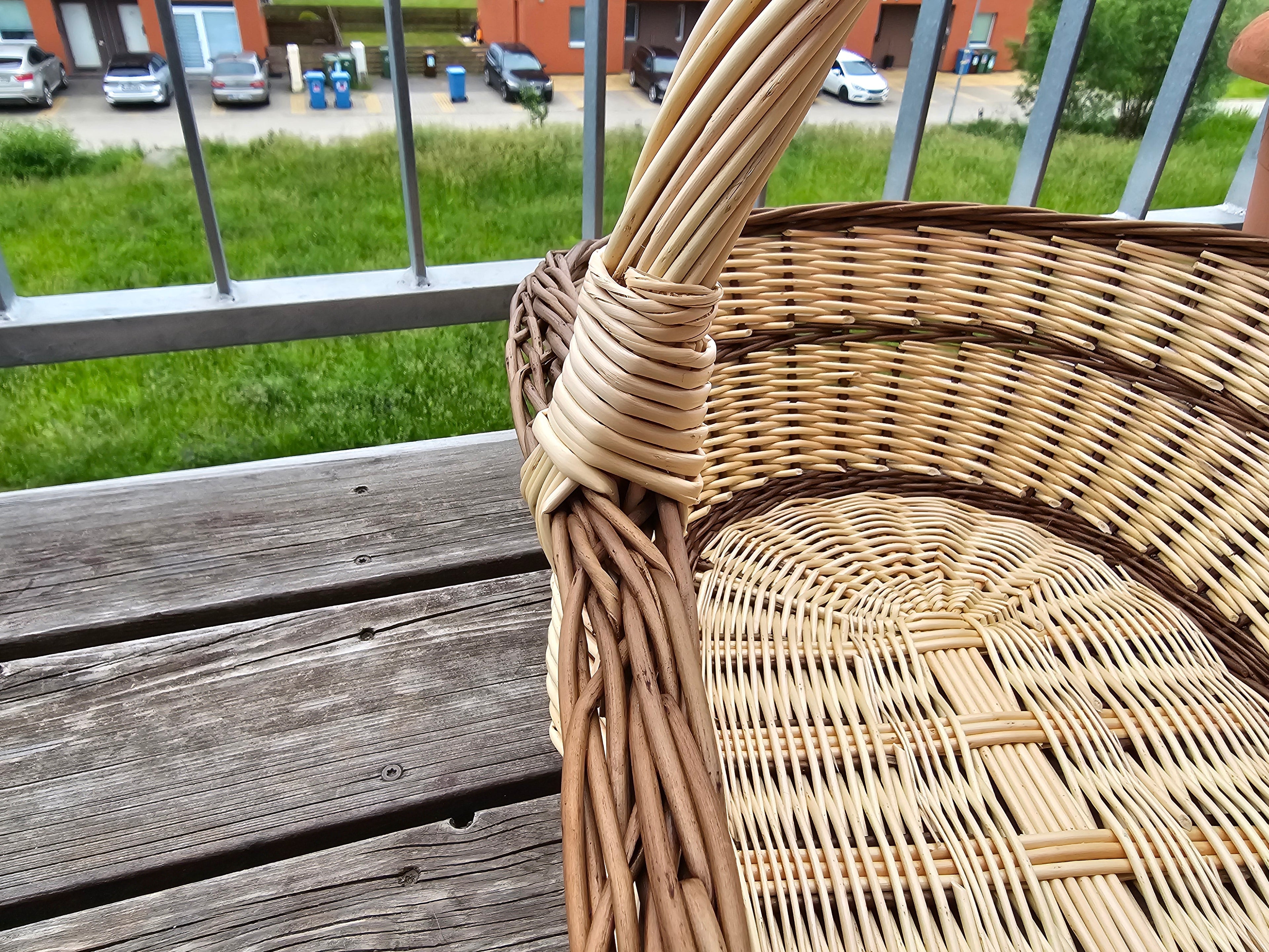 Ypač didelė auksinė malkų pintinė — vytelių pintinė, 3 nuotrauka