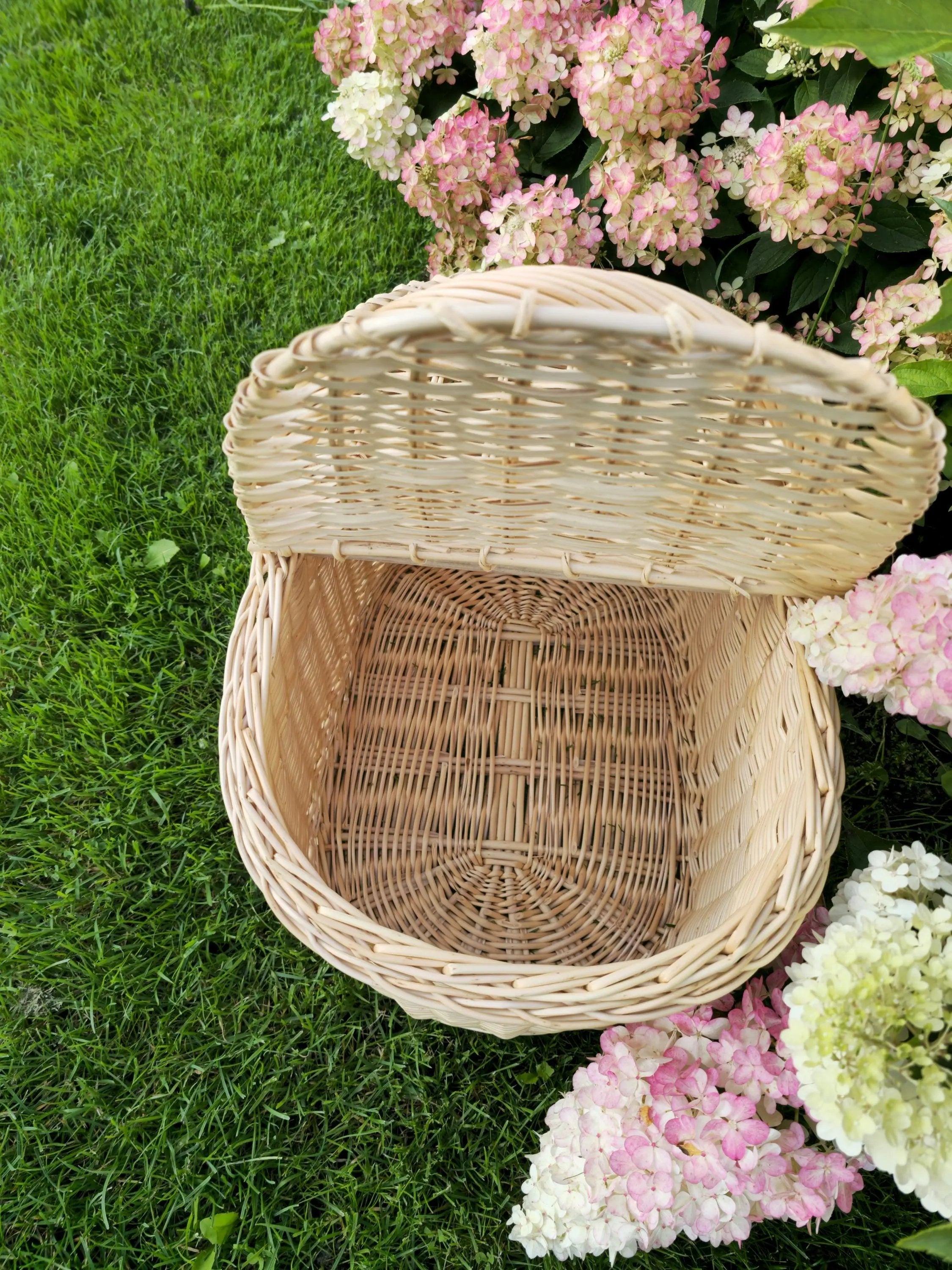 Rustic Willow Picnic Basket with Double Lid - Large Size - NaturelyWoven
