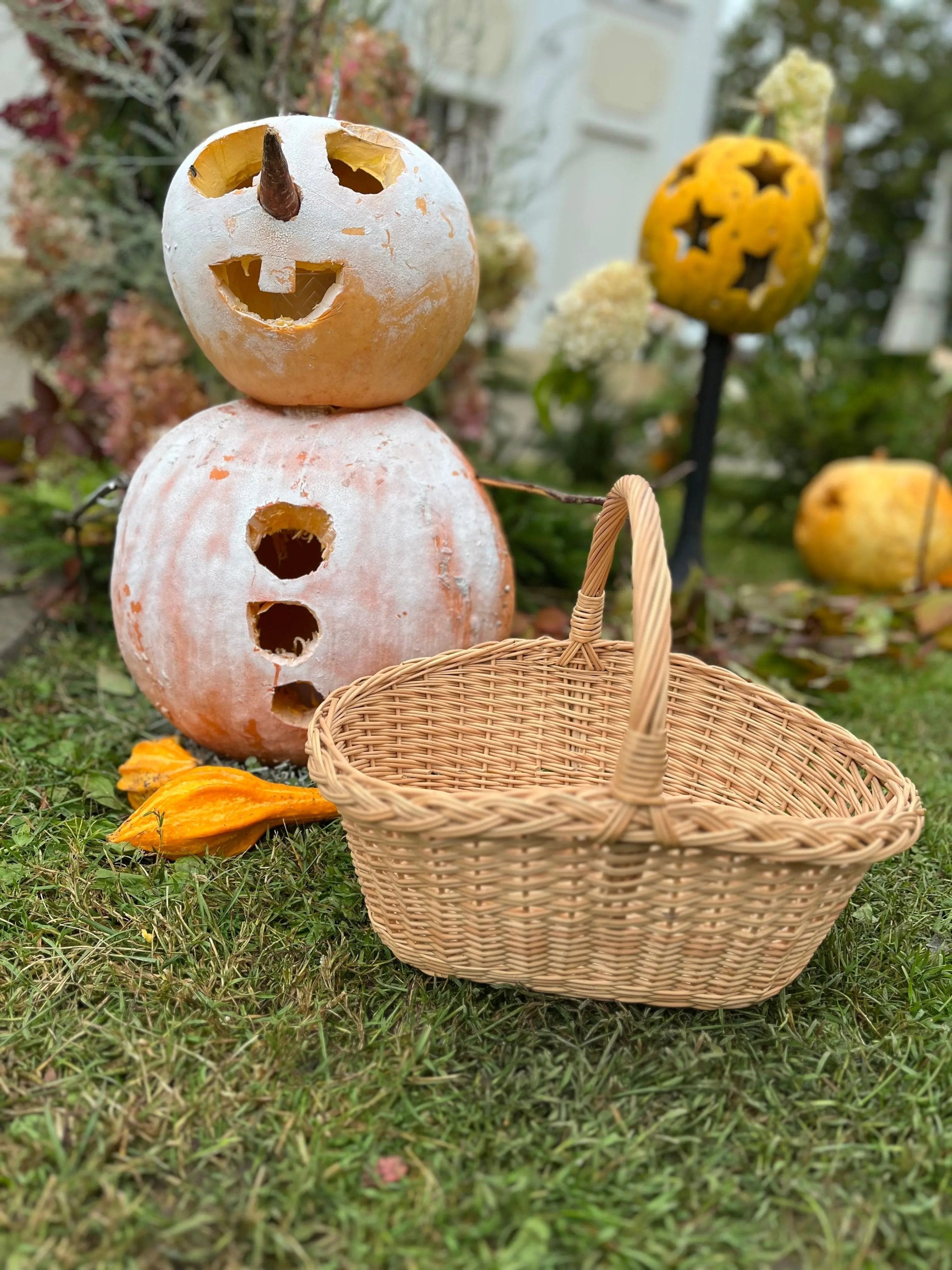 Handwoven Wicker Basket – Natural Willow Bread & Fruit Storage Basket - NaturelyWoven