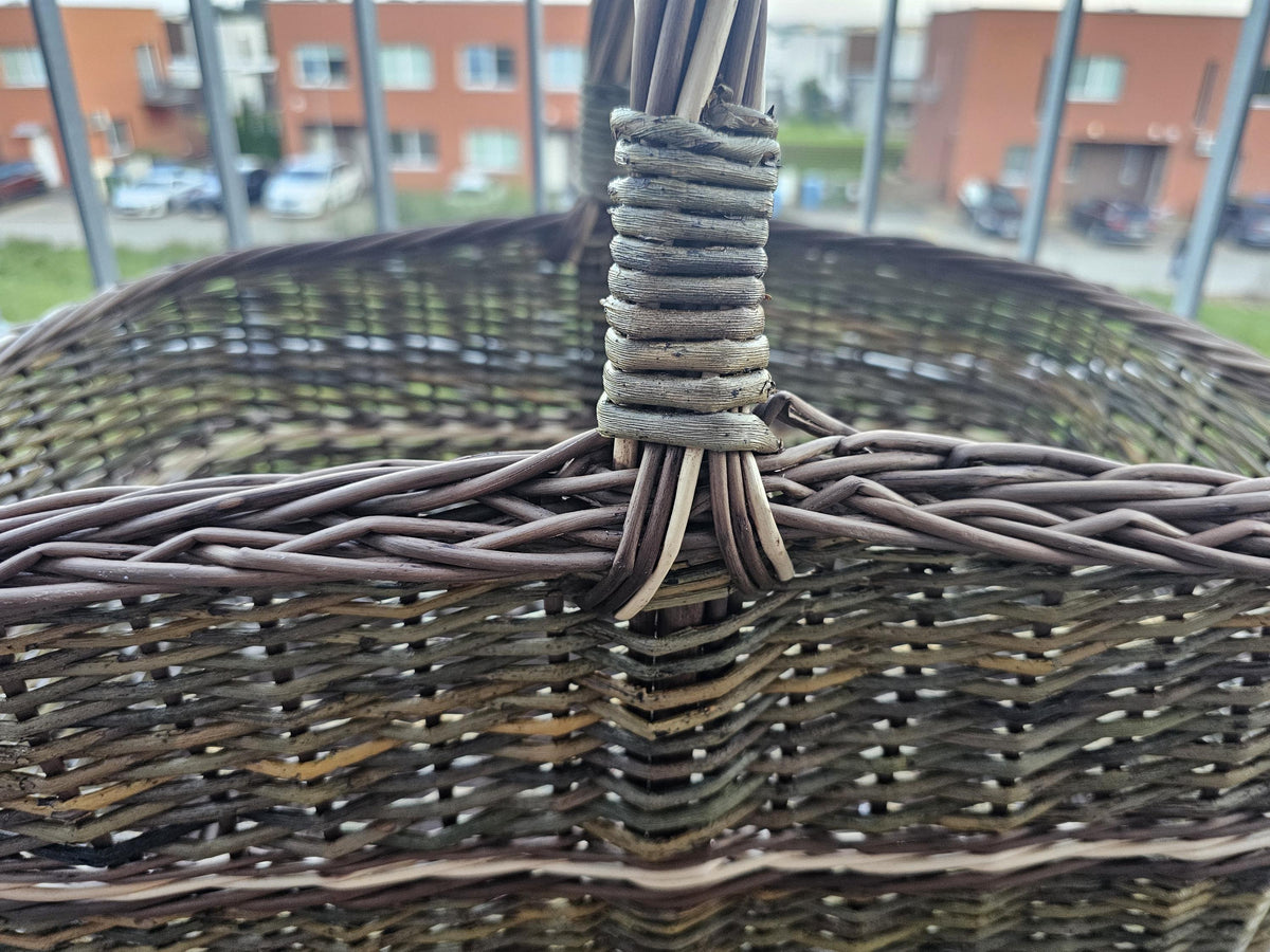 Didelė stačiakampė vytelių pintinė
