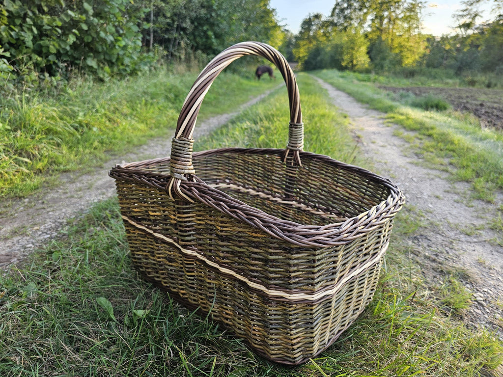 Didelė stačiakampė vytelių pintinė