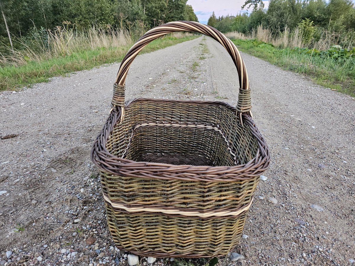 Didelė stačiakampė vytelių pintinė
