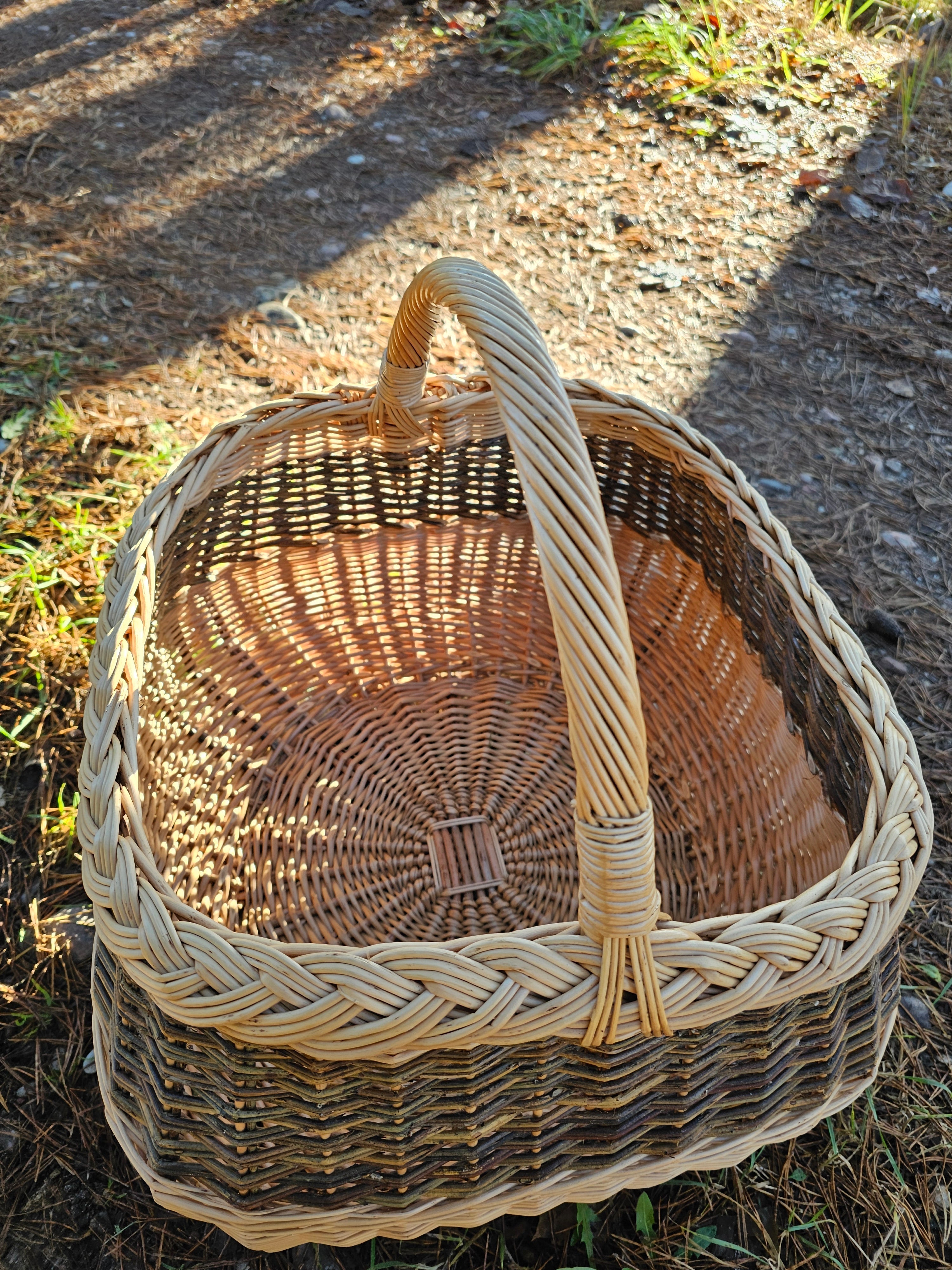 Large wicker basket 017r - NaturelyWoven