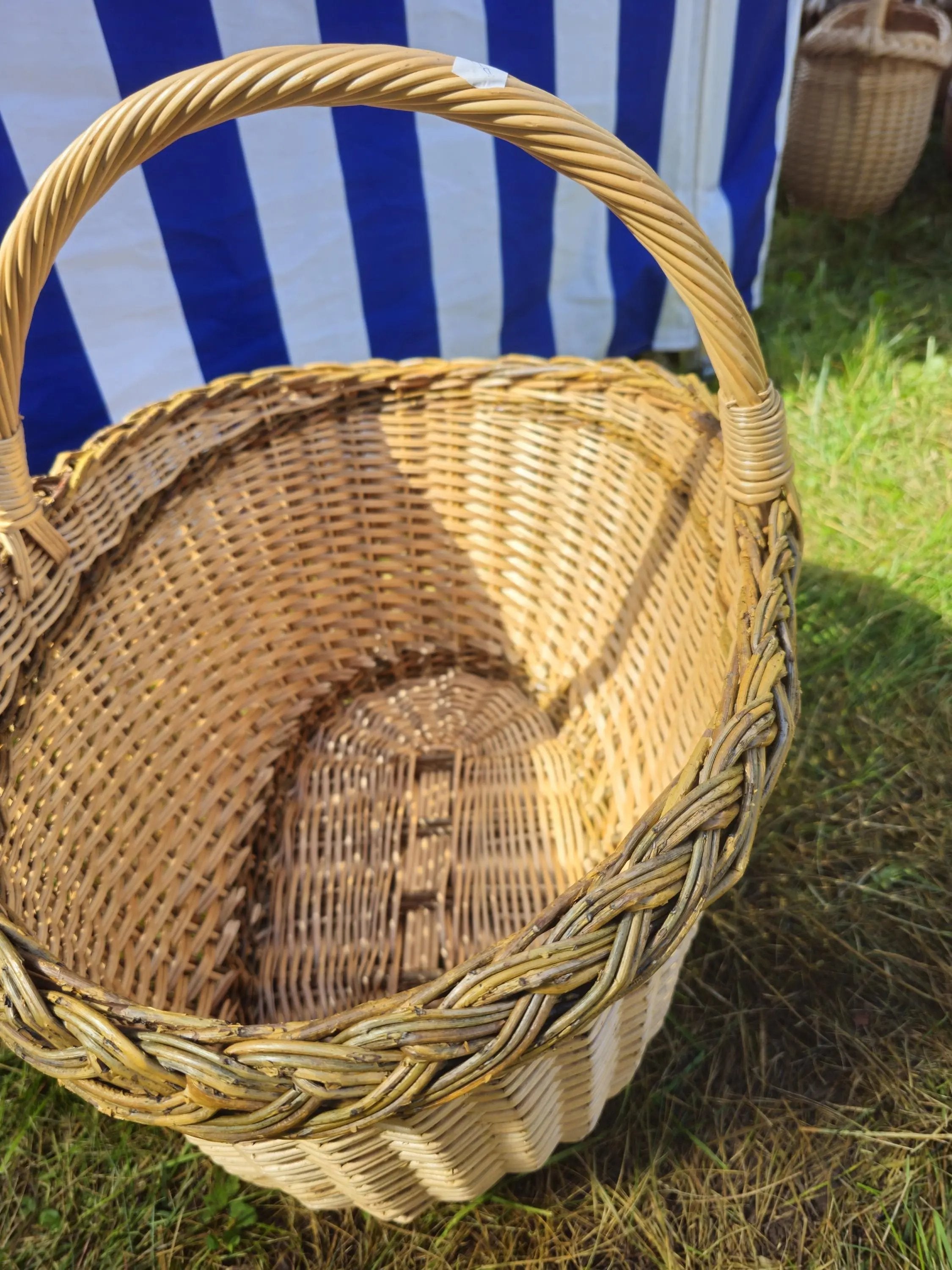 Large Wicker Basket – Oval Rustic Storage Basket with Natural Willow Weave - NaturelyWoven