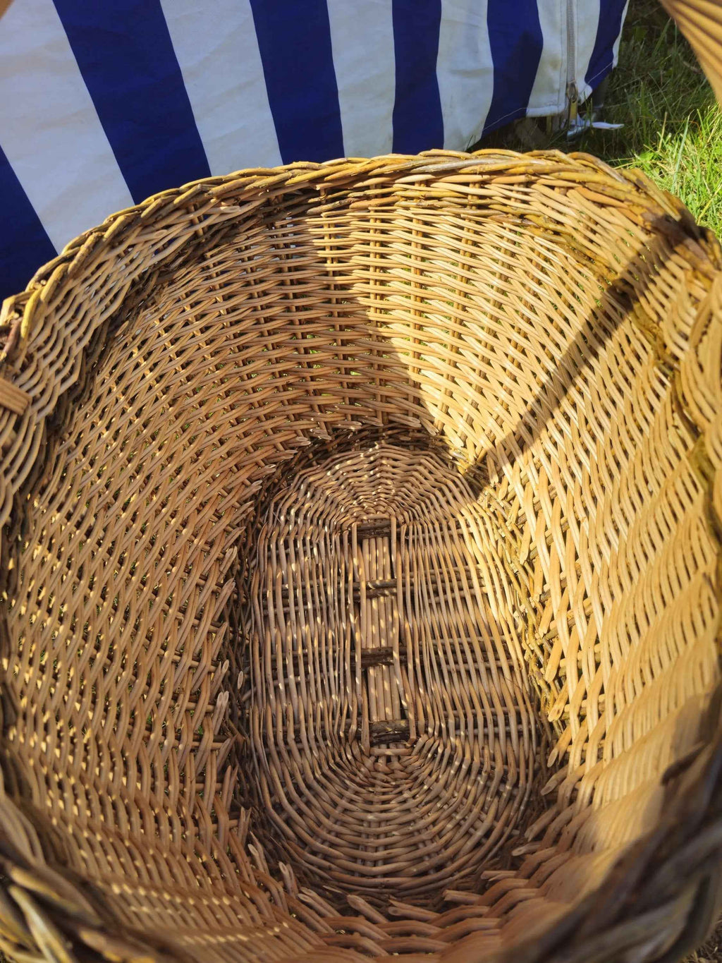 Wicker basket 013r - NaturelyWoven wicker - handmade