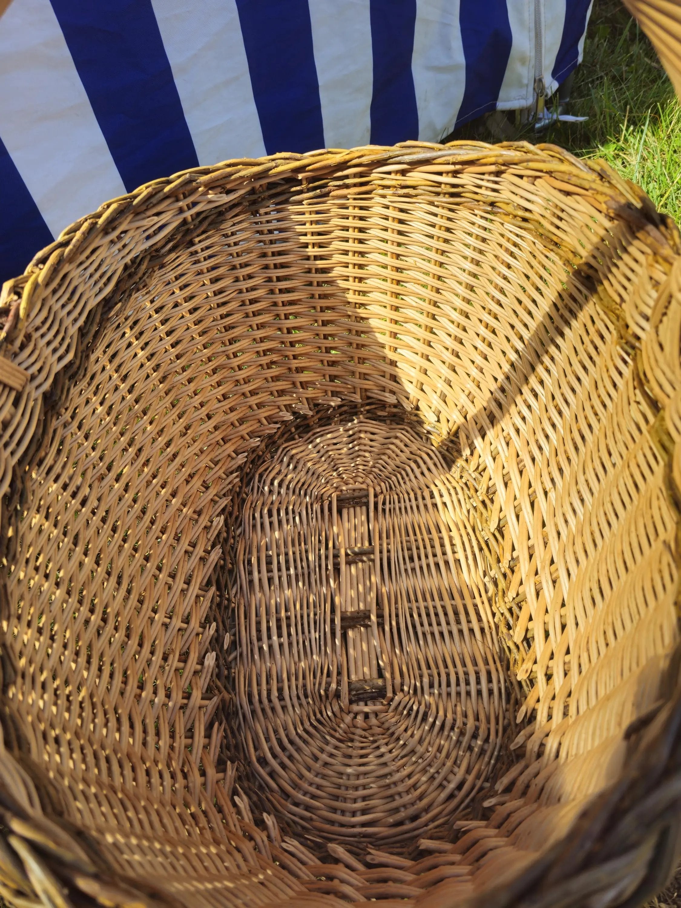 Large Wicker Basket – Oval Rustic Storage Basket with Natural Willow Weave - NaturelyWoven