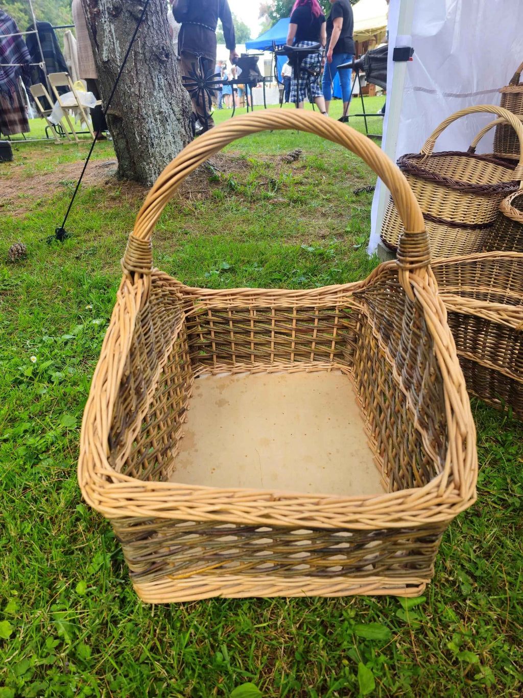 Didelė malkų pintinė su rankena — malkų pintinė, 9 nuotrauka