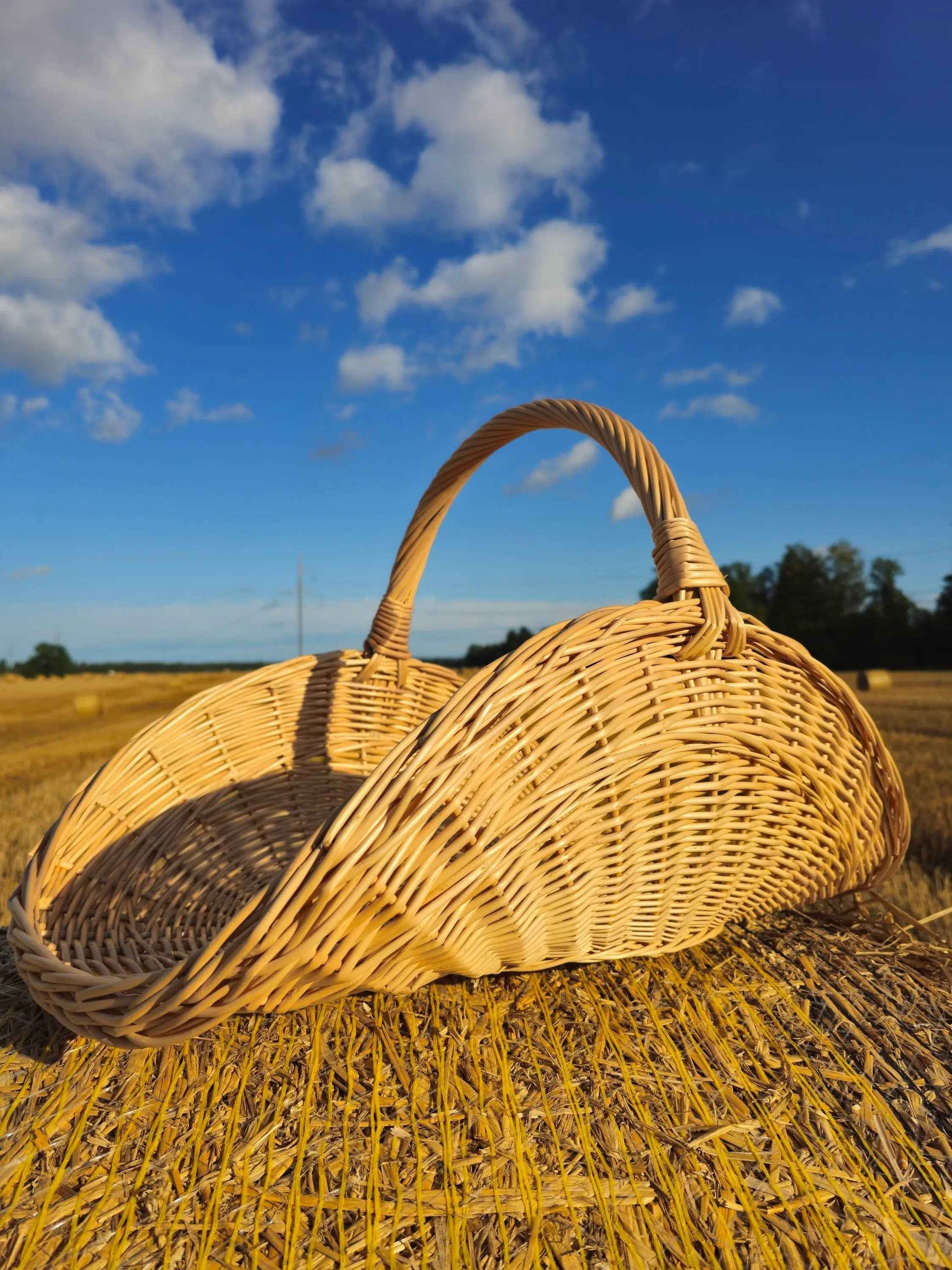 Didelė vestuvių pintinė su pintu pagrindu, Auksinė — rankų darbo gėlių pintinė
