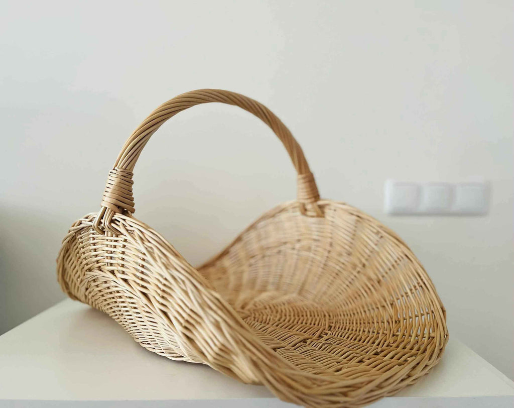 Didelė vestuvių pintinė su pintu pagrindu — gėlių pintinė, 15 nuotrauka