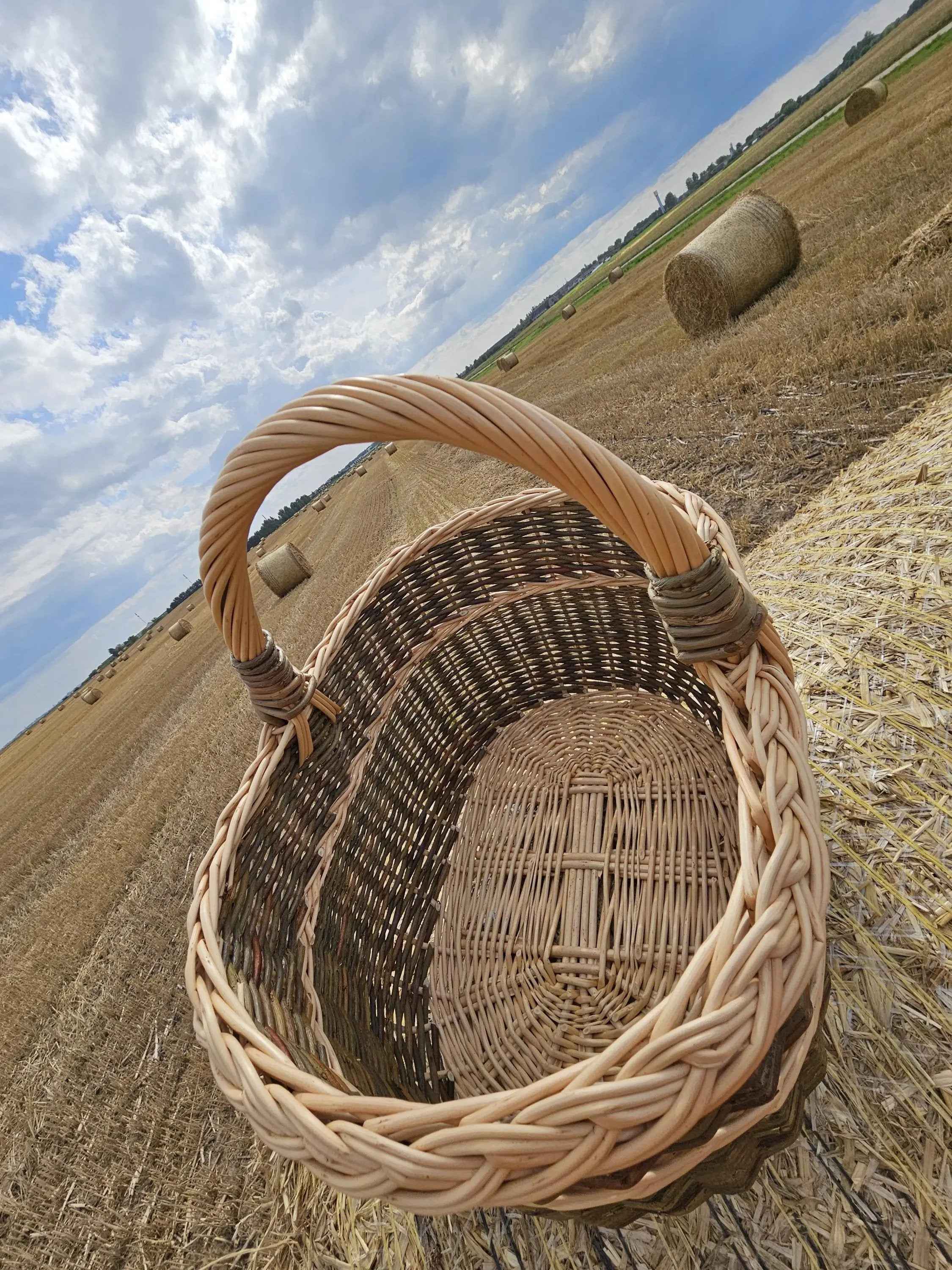 Didelė pirkinių pintinė — vytelių pintinė, 3 nuotrauka
