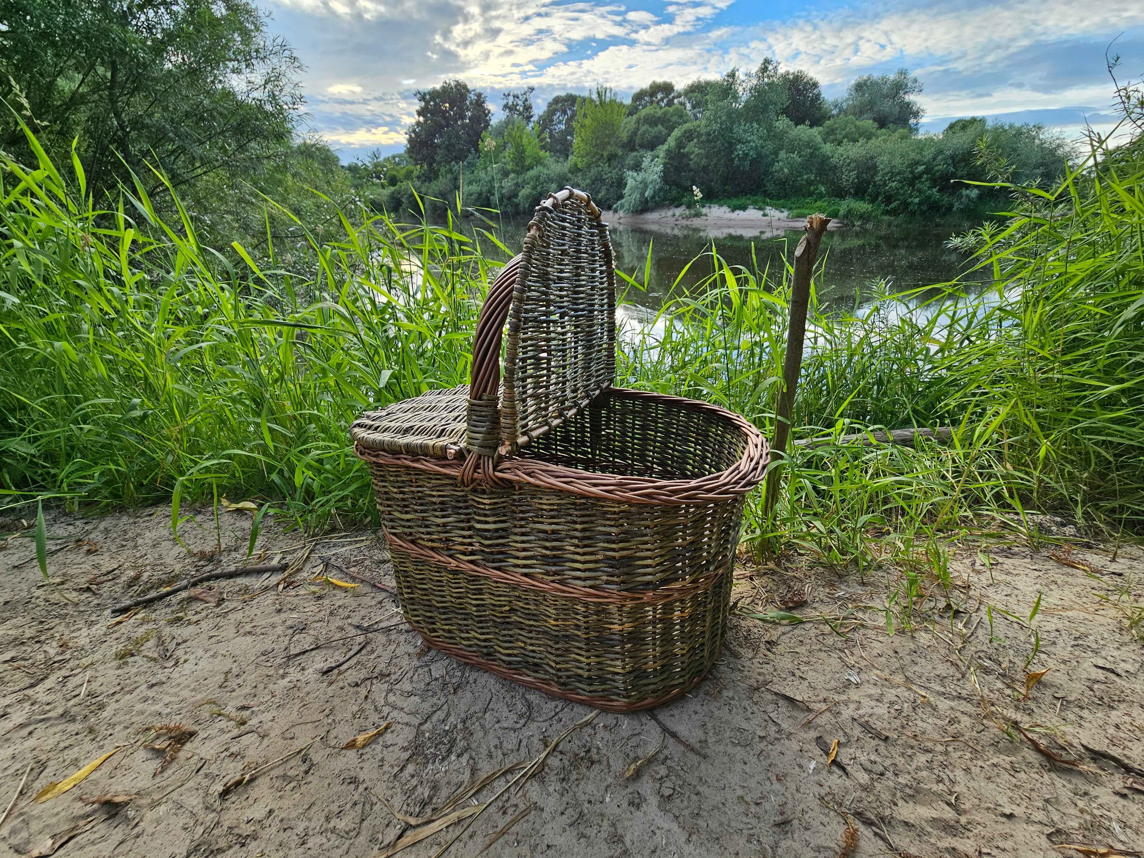 Didelė pikniko pintinė iš nežievintos vytelės — rankų darbo pikniko pintinė iš lietuviškos vytelės