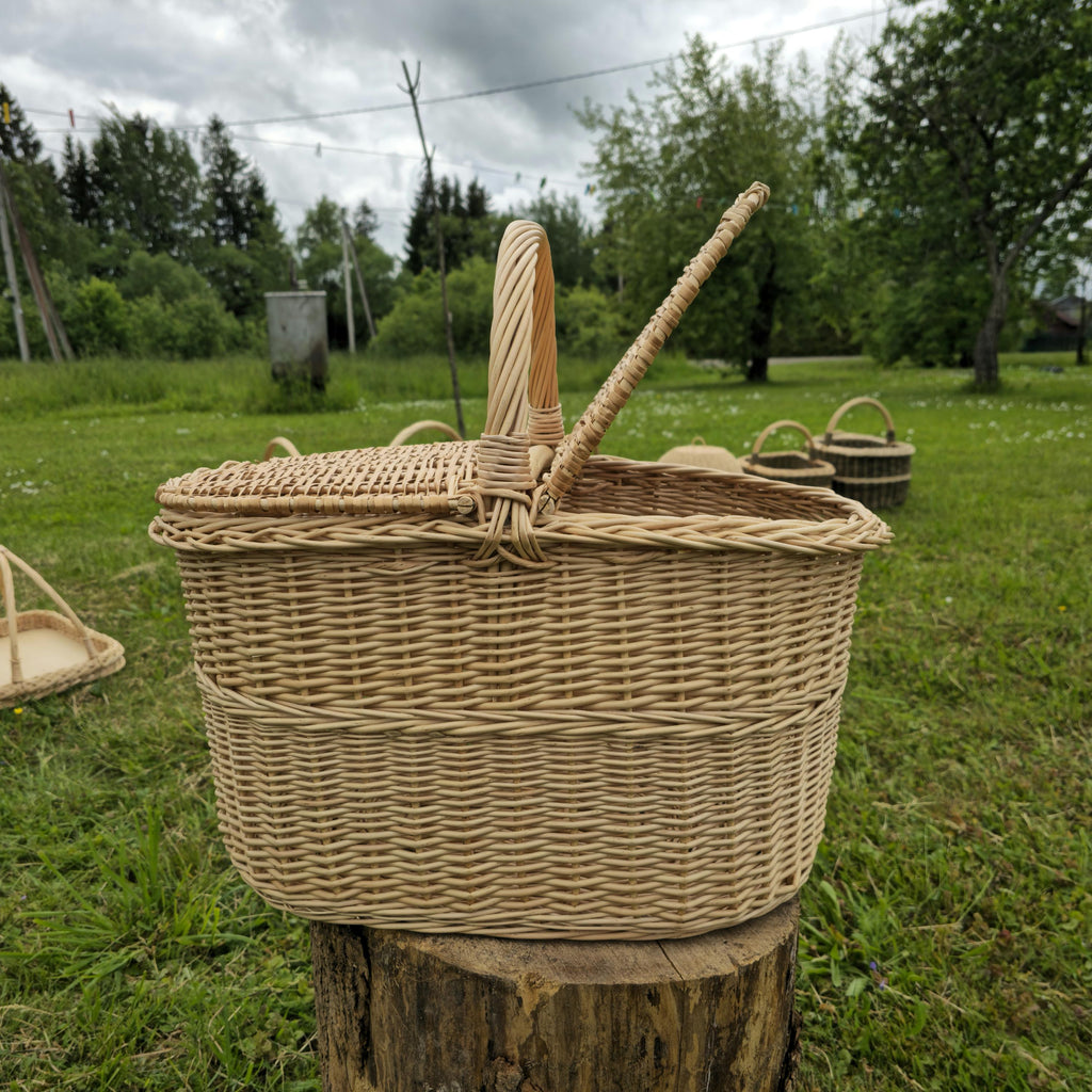 Didelė pikniko pintinė iš nežievintos vytelės, Auksinė — rankų darbo pikniko pintinė