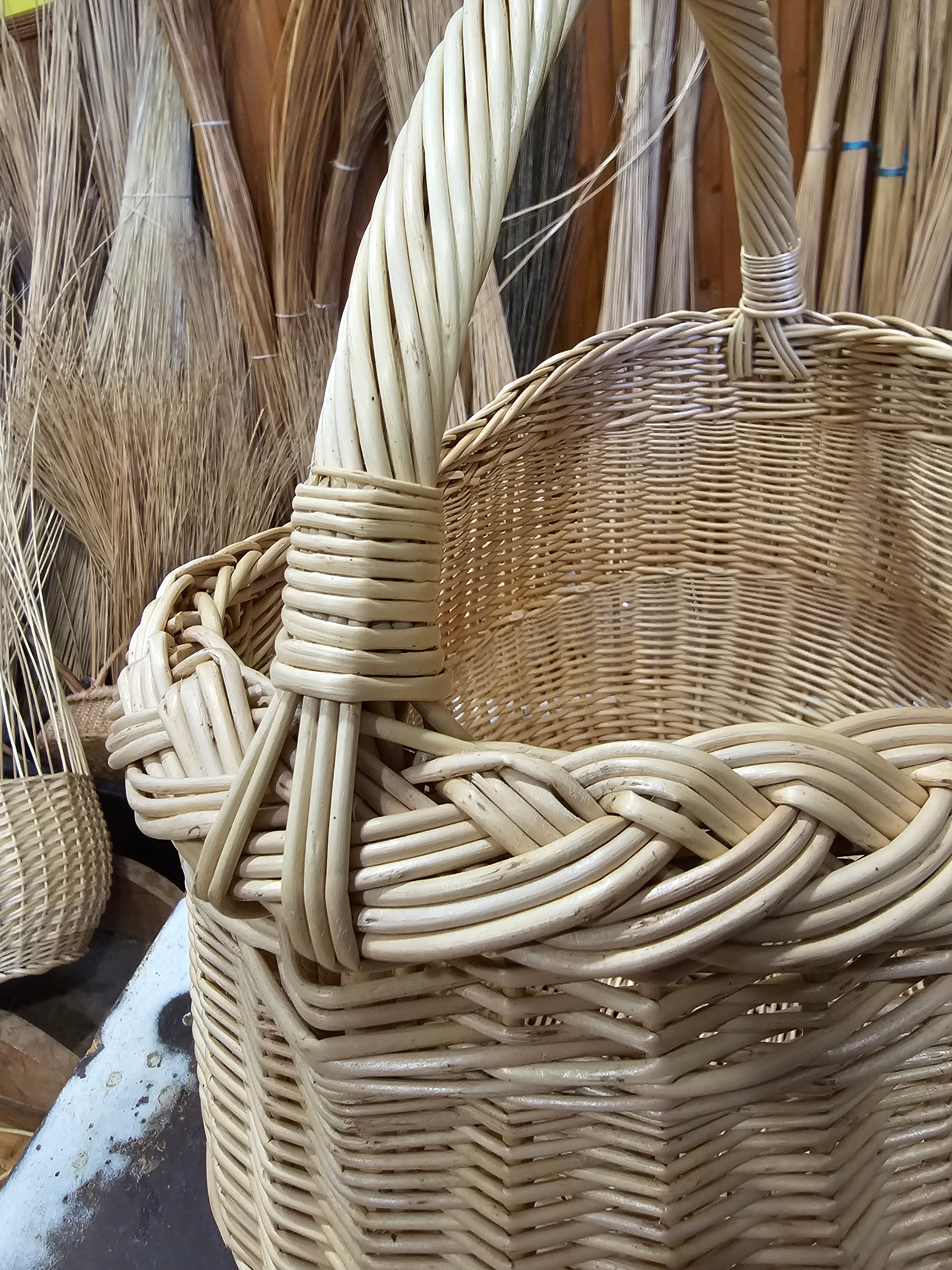 Vidutinė sandėliavimo pintinė — vytelių pintinė, 2 nuotrauka