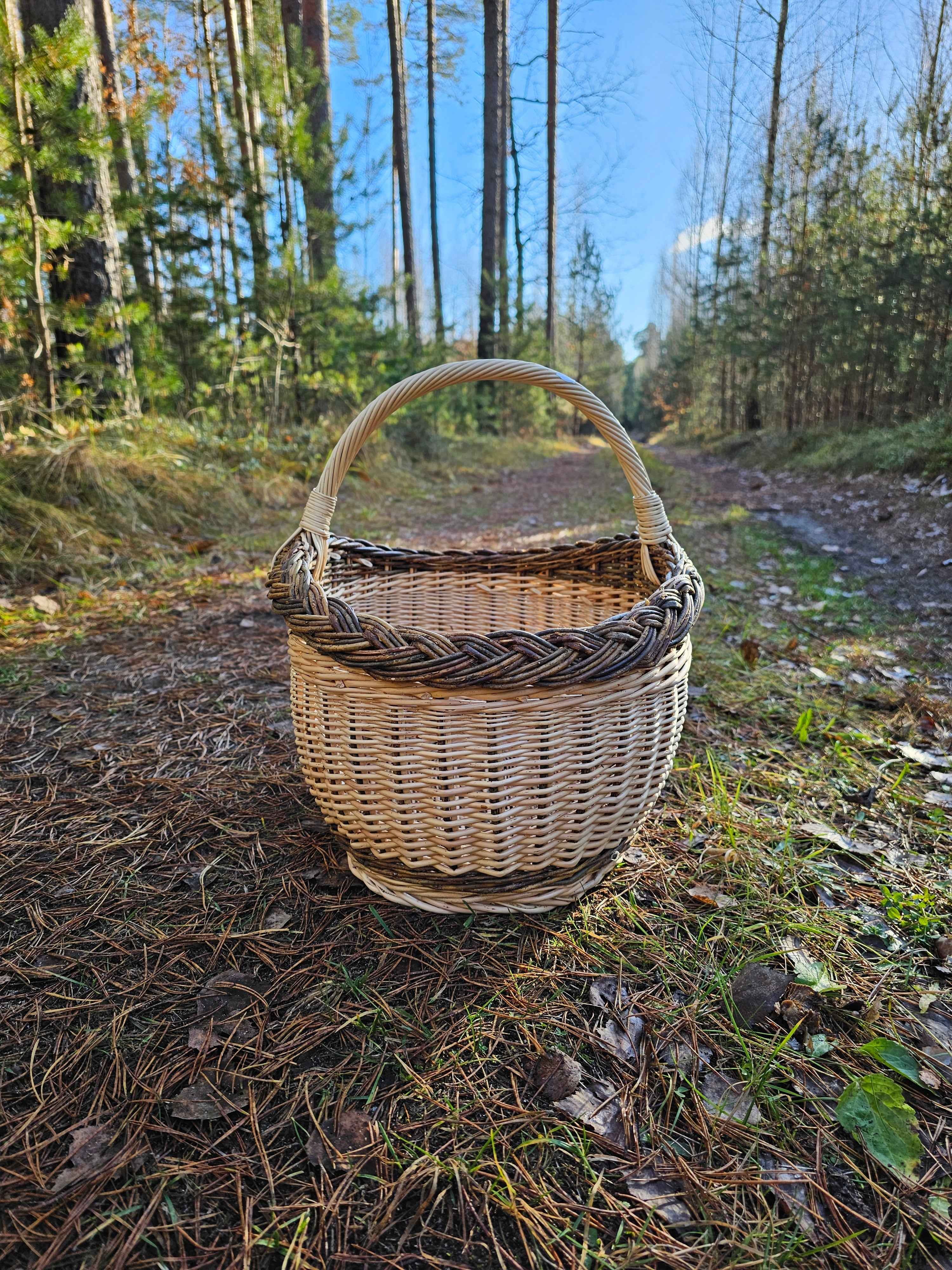 Turgaus pintinė su ažūriniu pynimu — vytelių pintinė, 16 nuotrauka