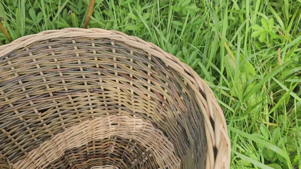 two-tone-picnic-basket-with-divider