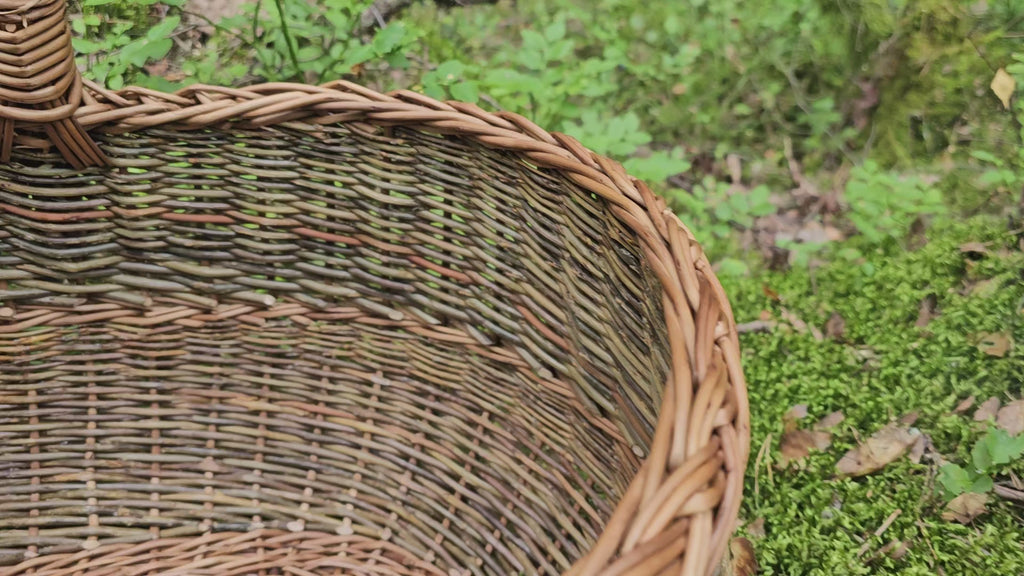 round-willow-harvest-basket