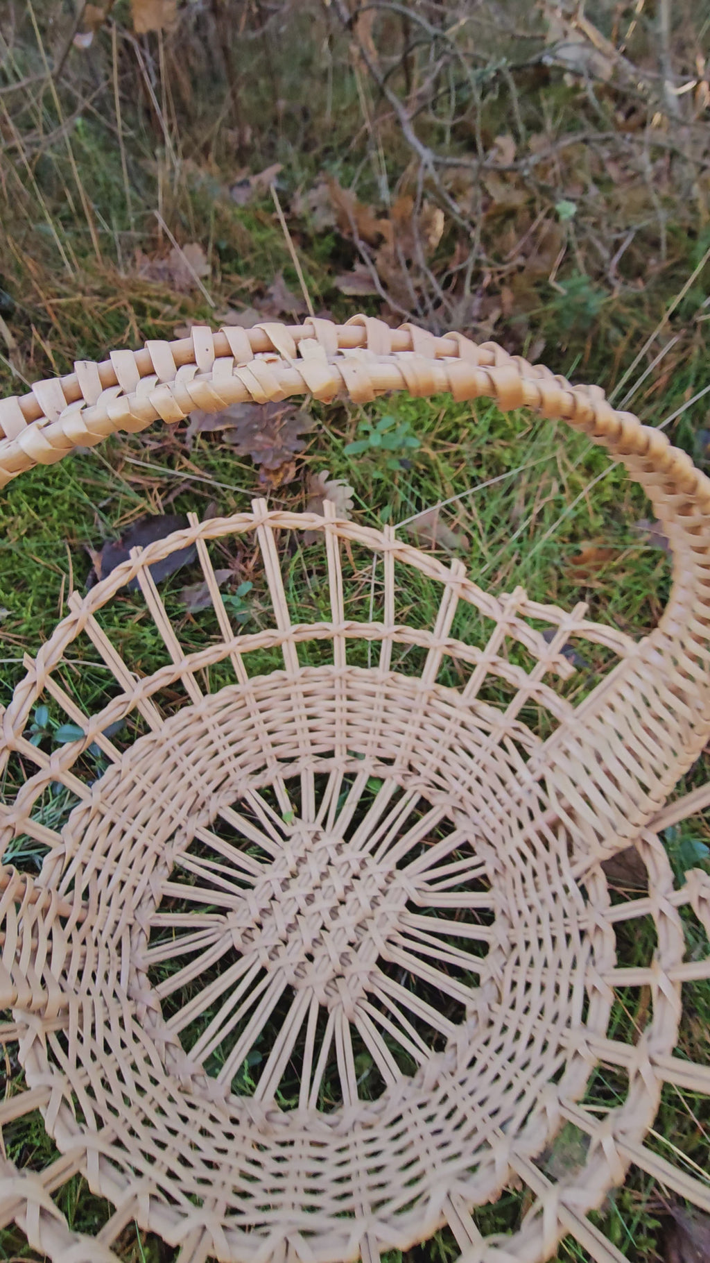 small-wicker-tray-with-decorative-weave
