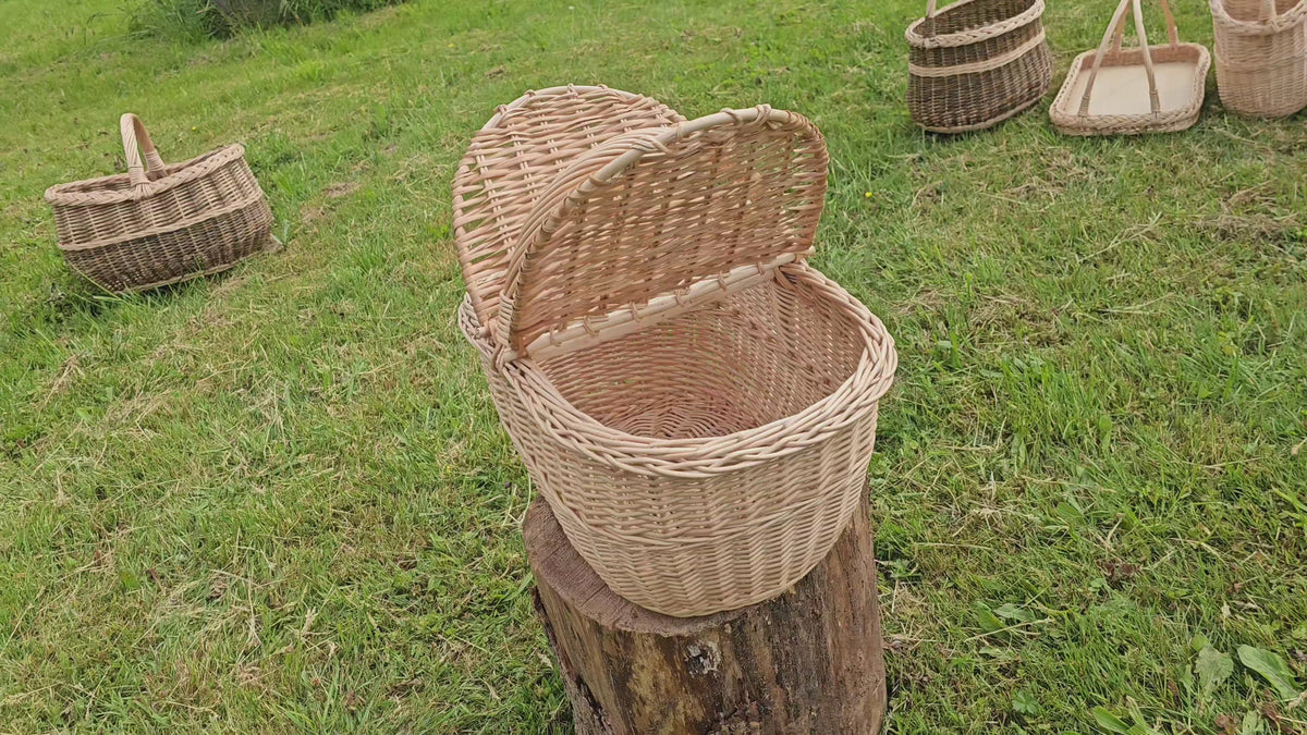 Small Picnic Basket with Double Lid