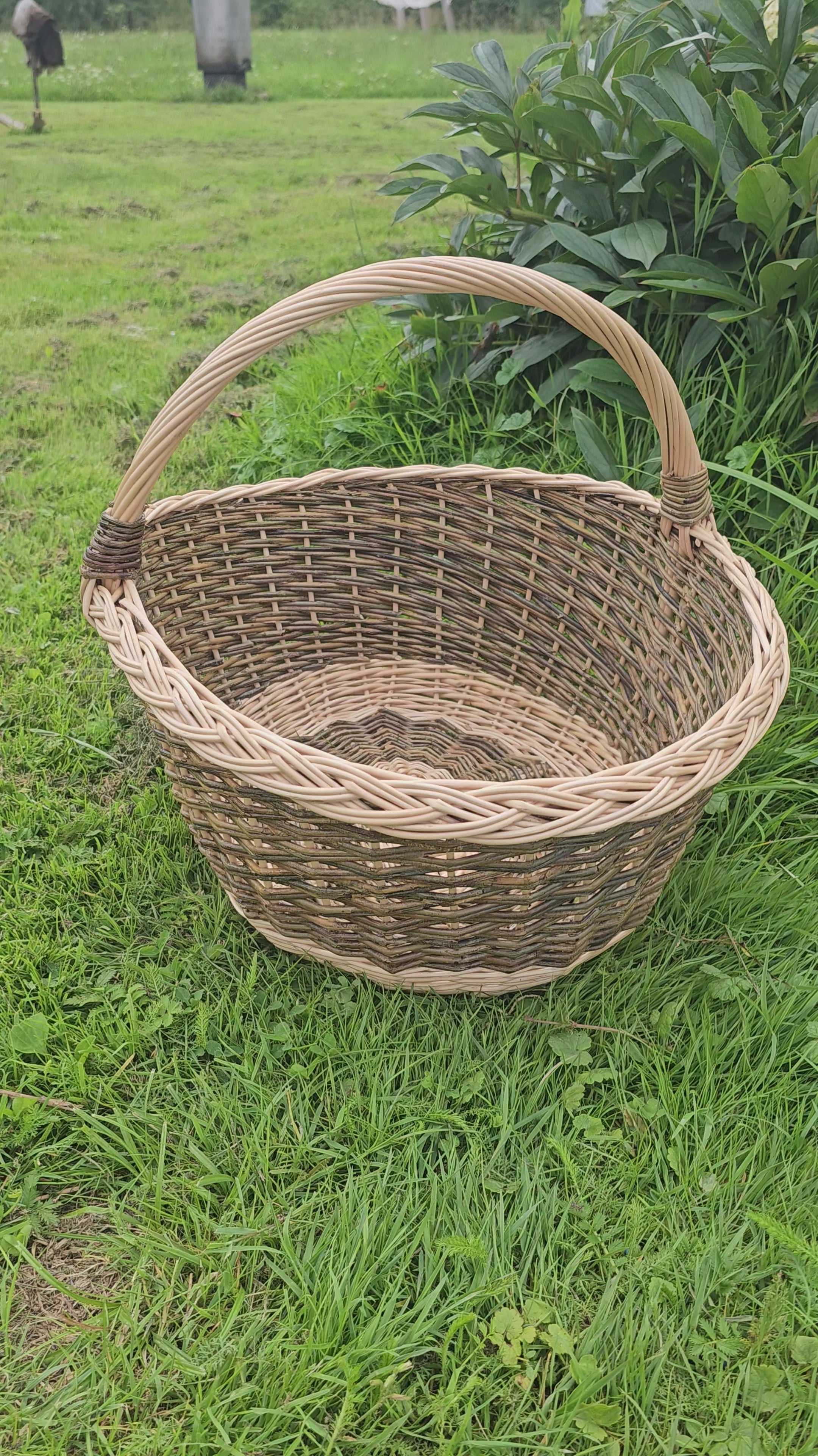 Didelis pintas krepšelis su tvirta rankena