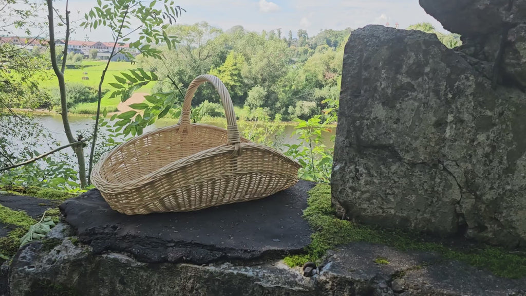 Scalloped Wicker Garden Trug — video of the handmade wicker basket