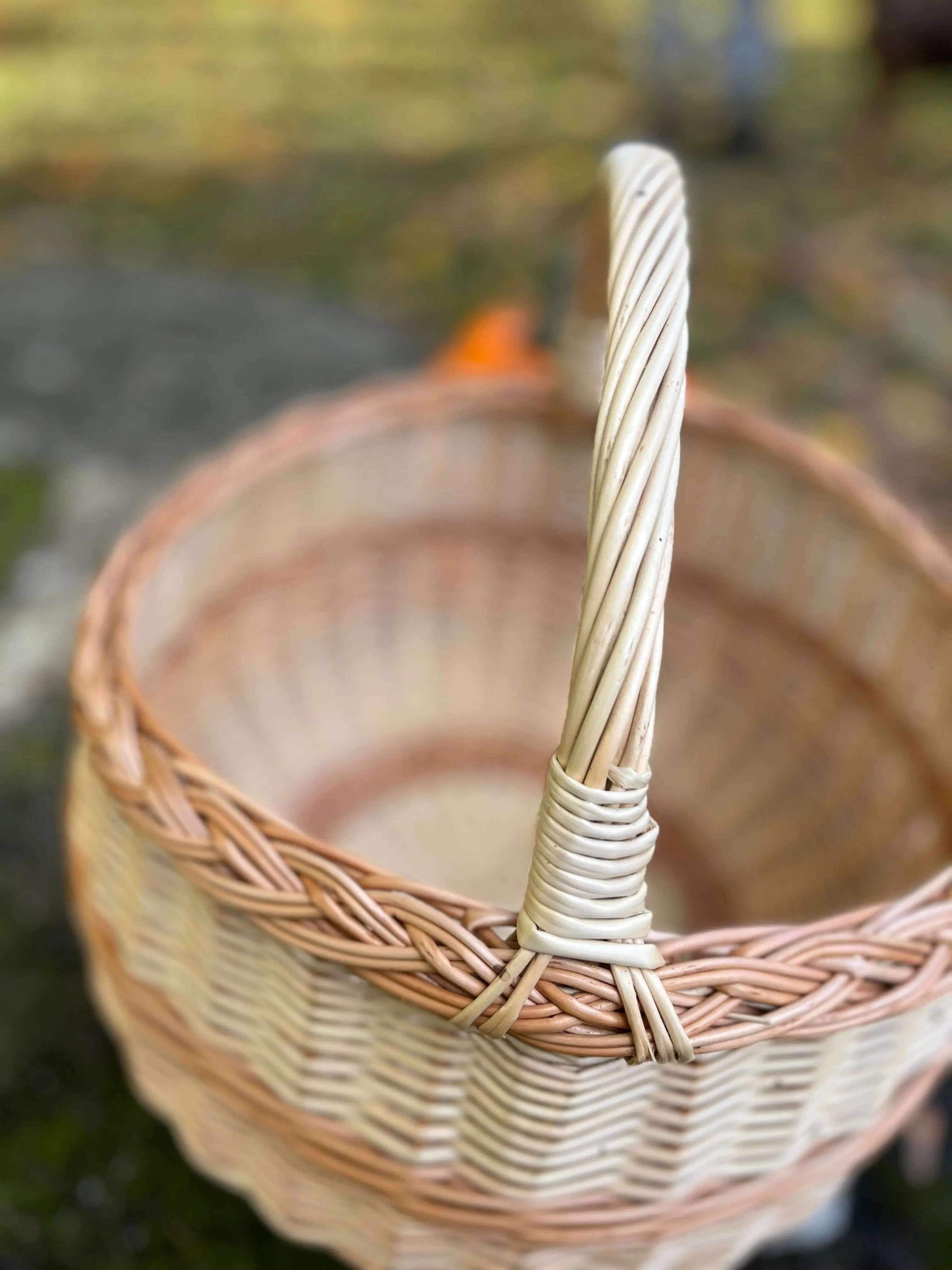 Round Wicker Basket – Handwoven Willow Foraging Basket With Airflow Design - NaturelyWoven