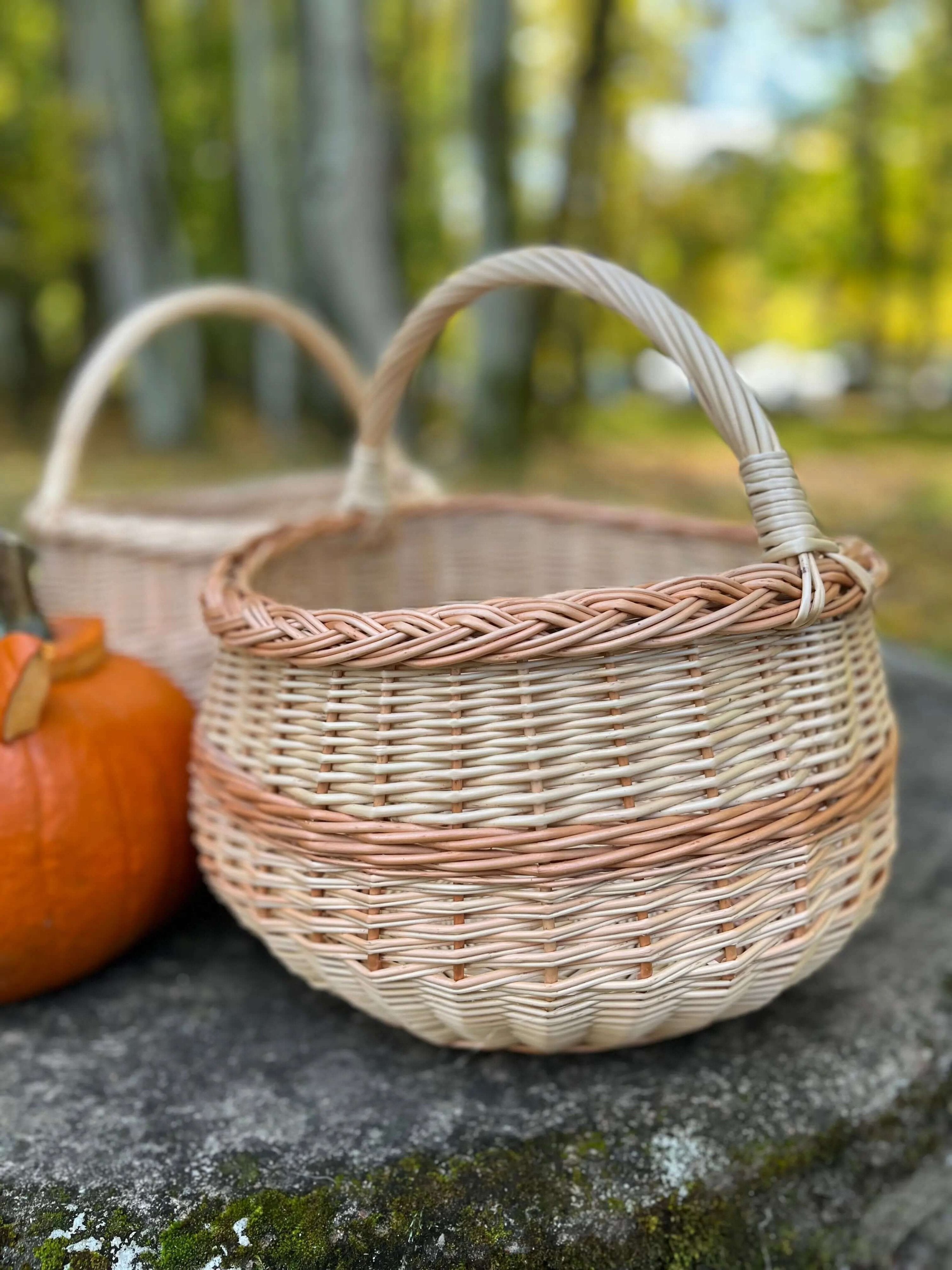 Round Wicker Basket – Handwoven Willow Foraging Basket With Airflow Design - NaturelyWoven