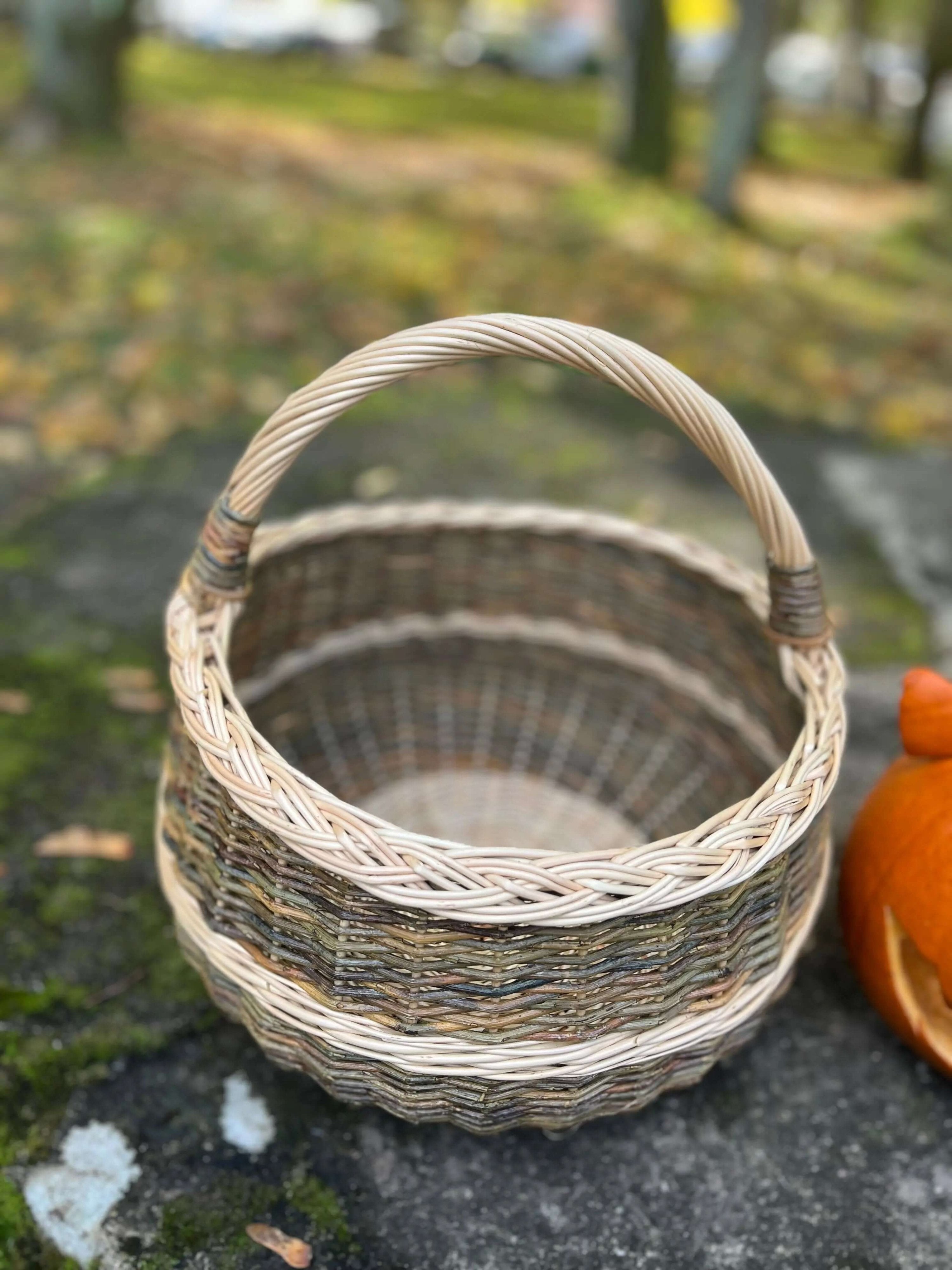 Round Wicker Basket – Handwoven Willow Foraging Basket With Airflow Design - NaturelyWoven