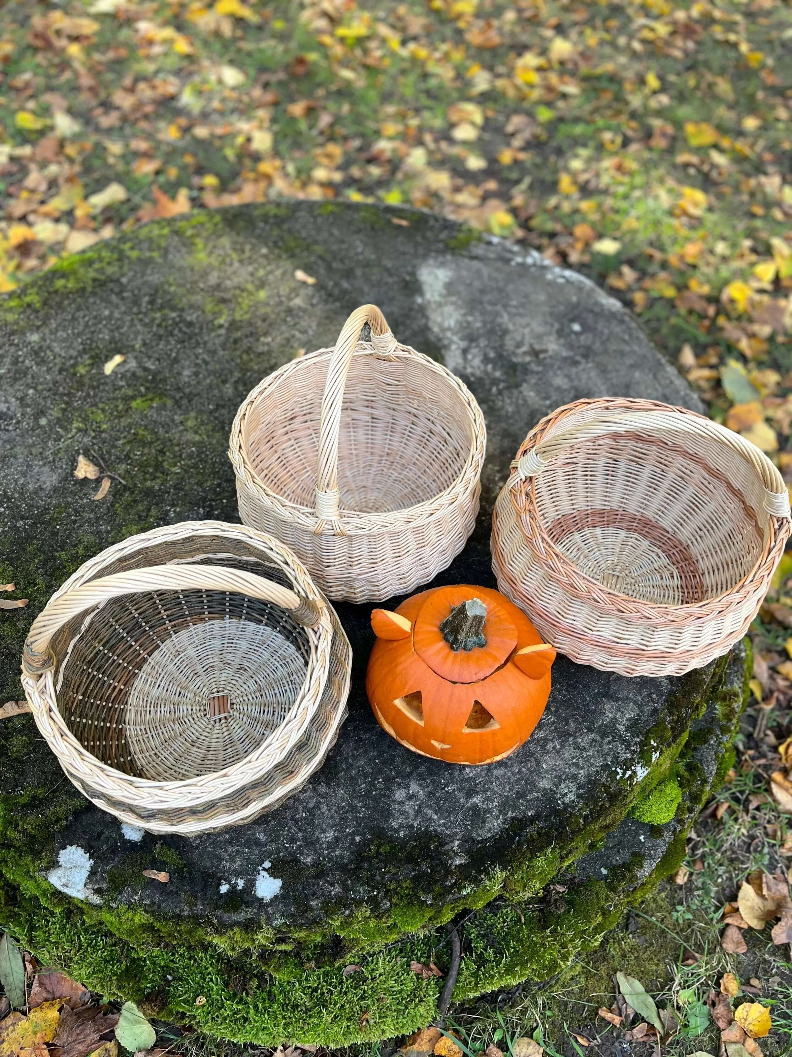Round Wicker Basket – Handwoven Willow Foraging Basket With Airflow Design - NaturelyWoven