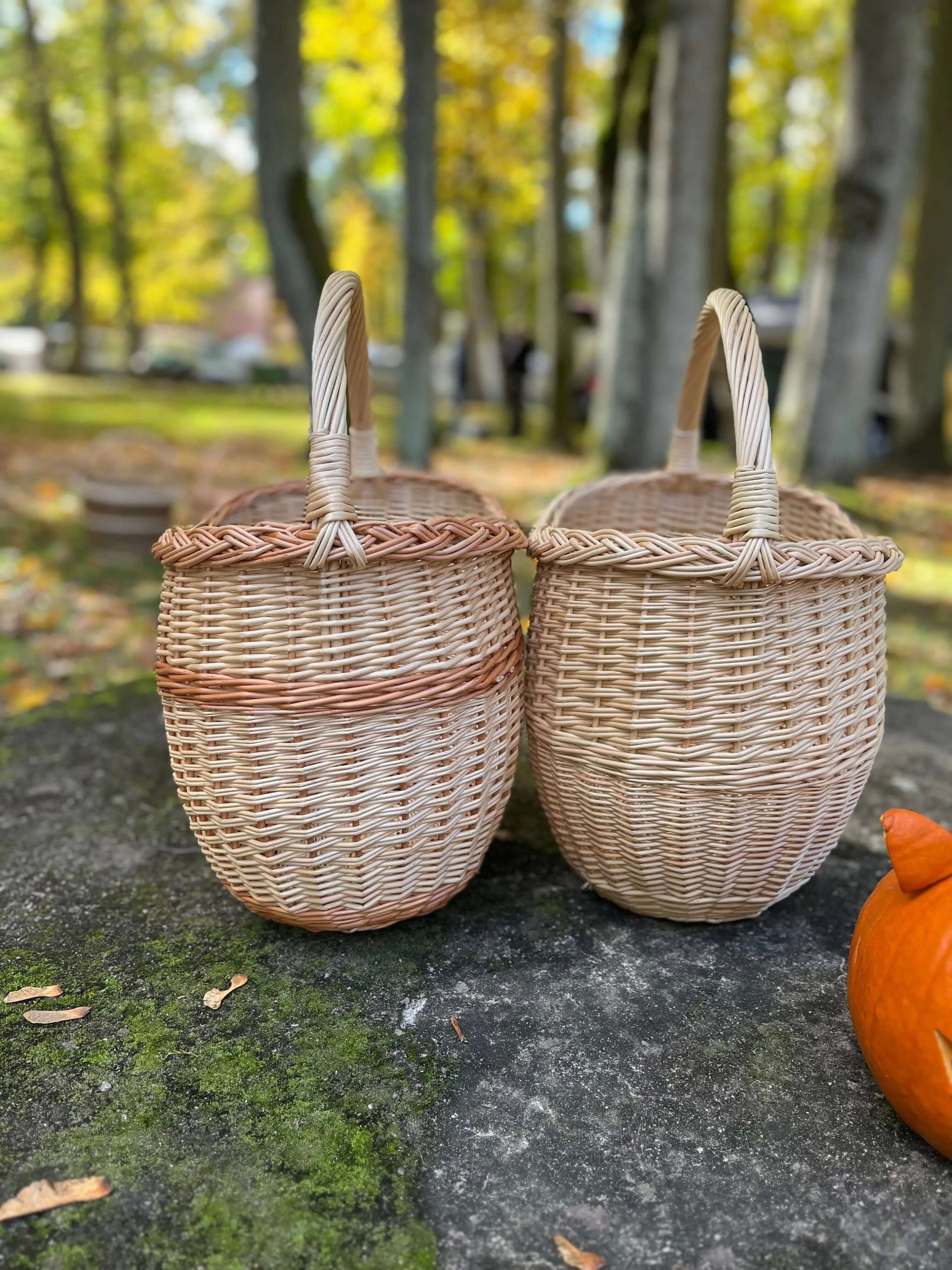 Round Wicker Basket – Handwoven Willow Foraging Basket with Durable Handle - NaturelyWoven