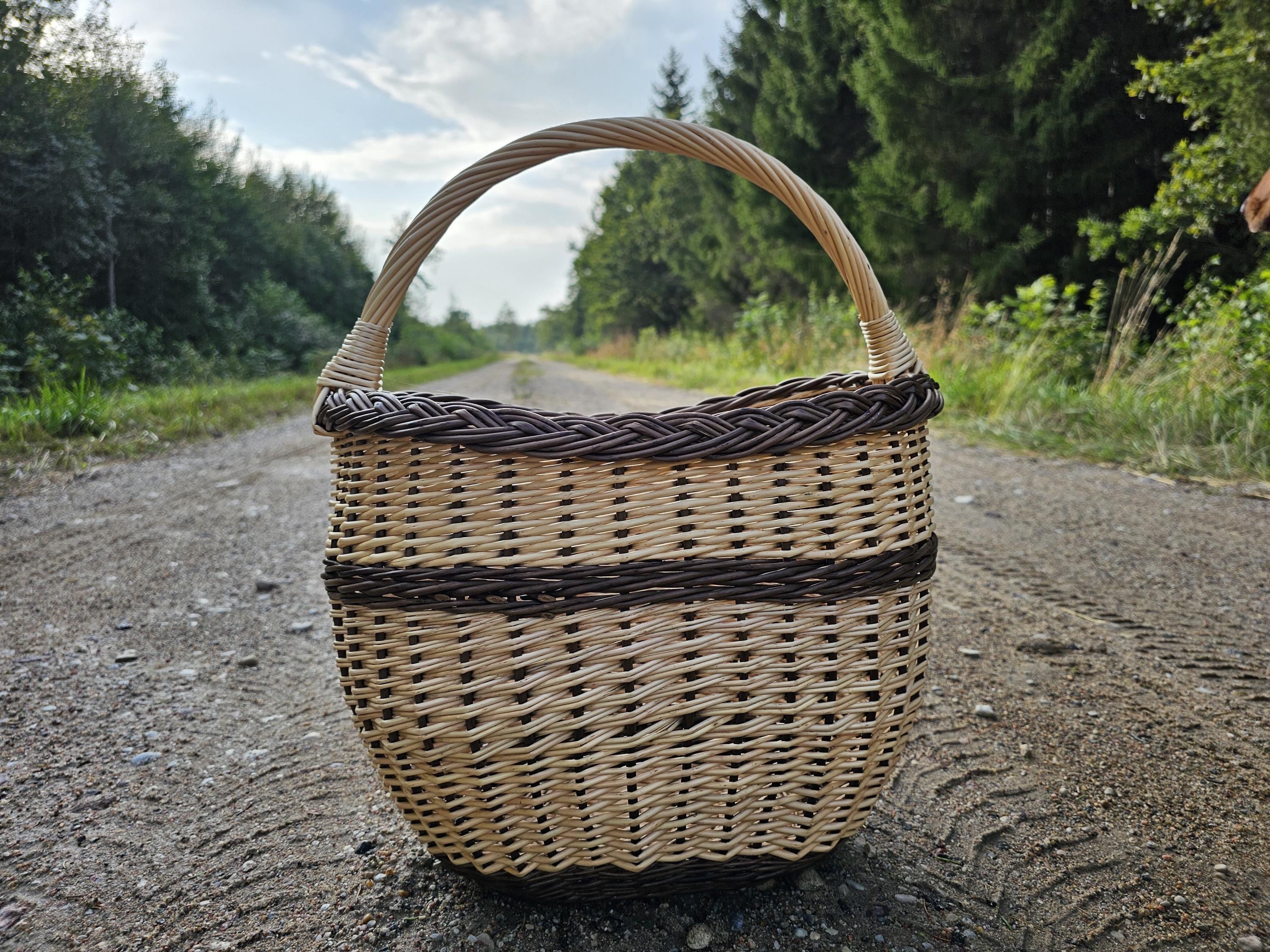 Aukšta turgaus pintinė su rankena — rankų darbo vytelių pintinė iš lietuviškos vytelės
