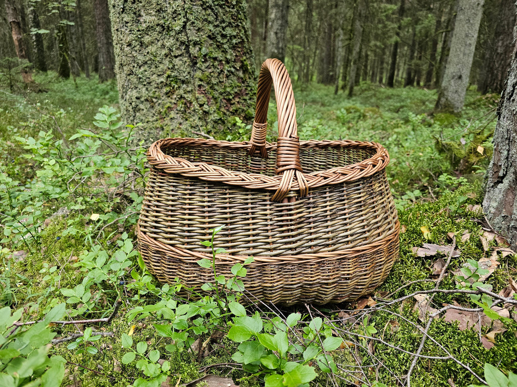 Apvali derliaus pintinė su pintu apvadu — vytelių pintinė, 10 nuotrauka