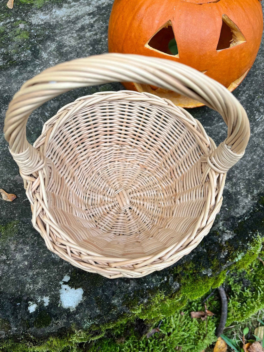 Small wicker basket 042b - NaturelyWoven wicker - handmade