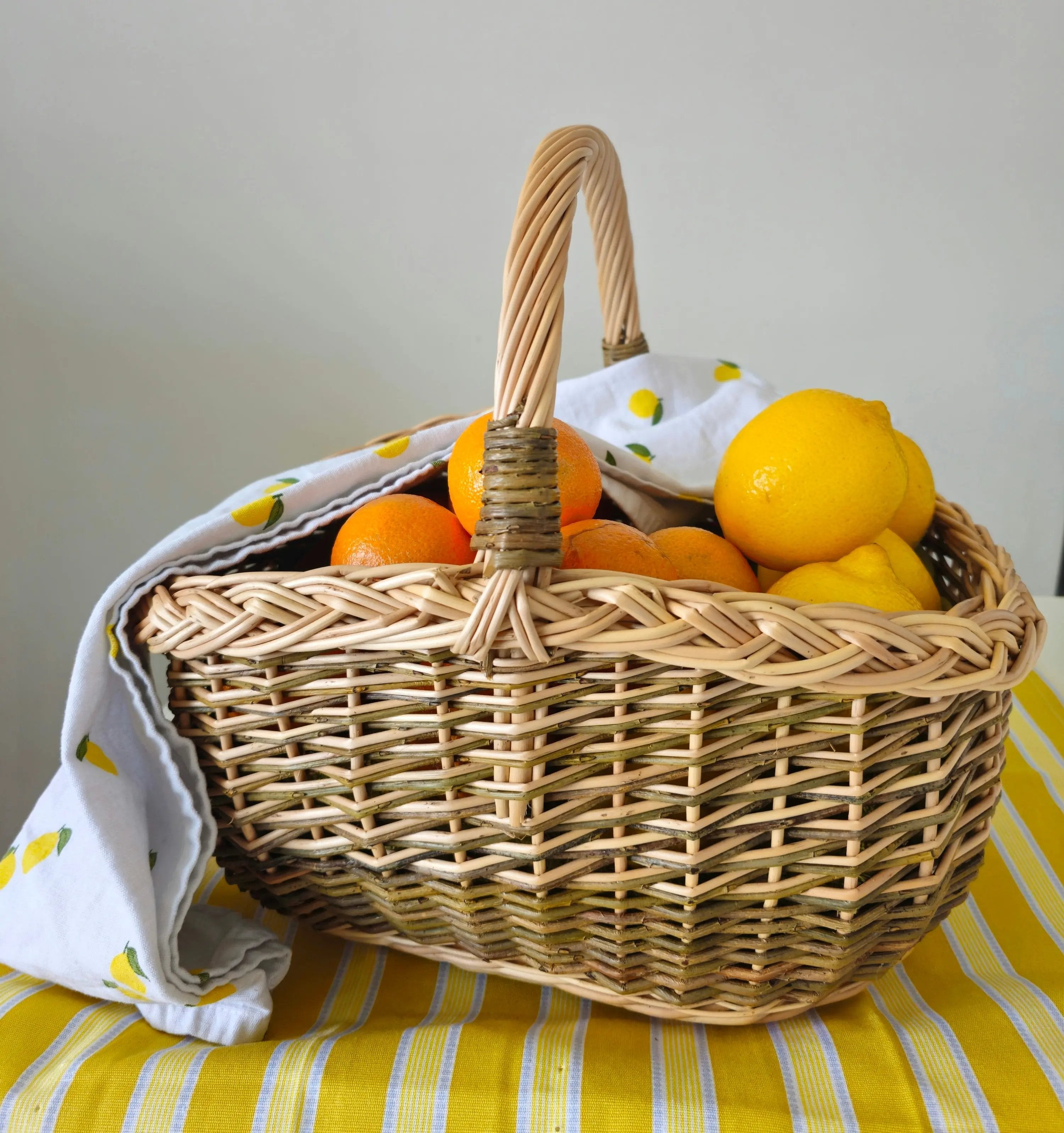 Small wicker basket 0051 - NaturelyWoven