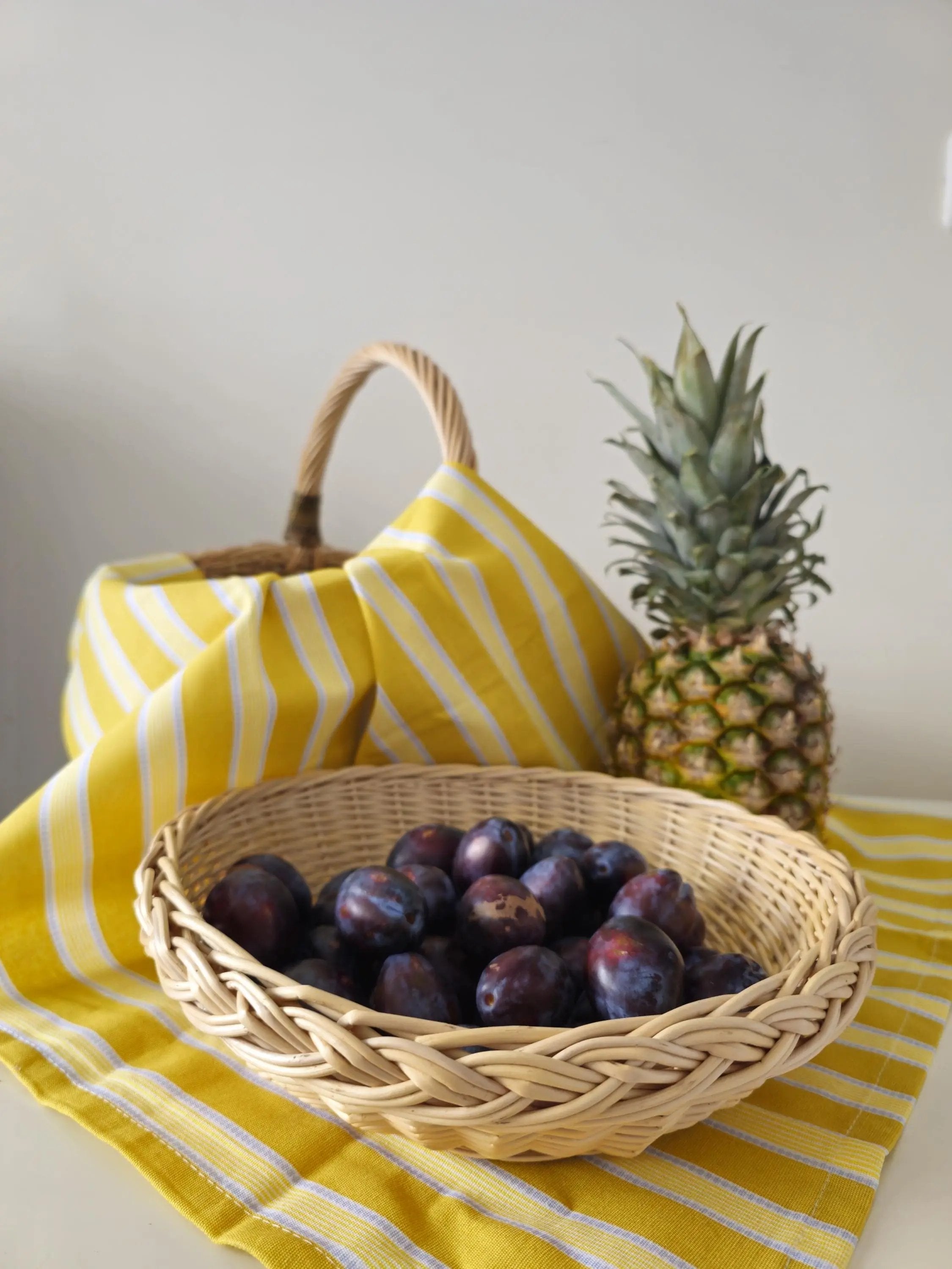 Rustic Wicker Plate – Handwoven Round Basket | Natural Willow Serving Tray - NaturelyWoven
