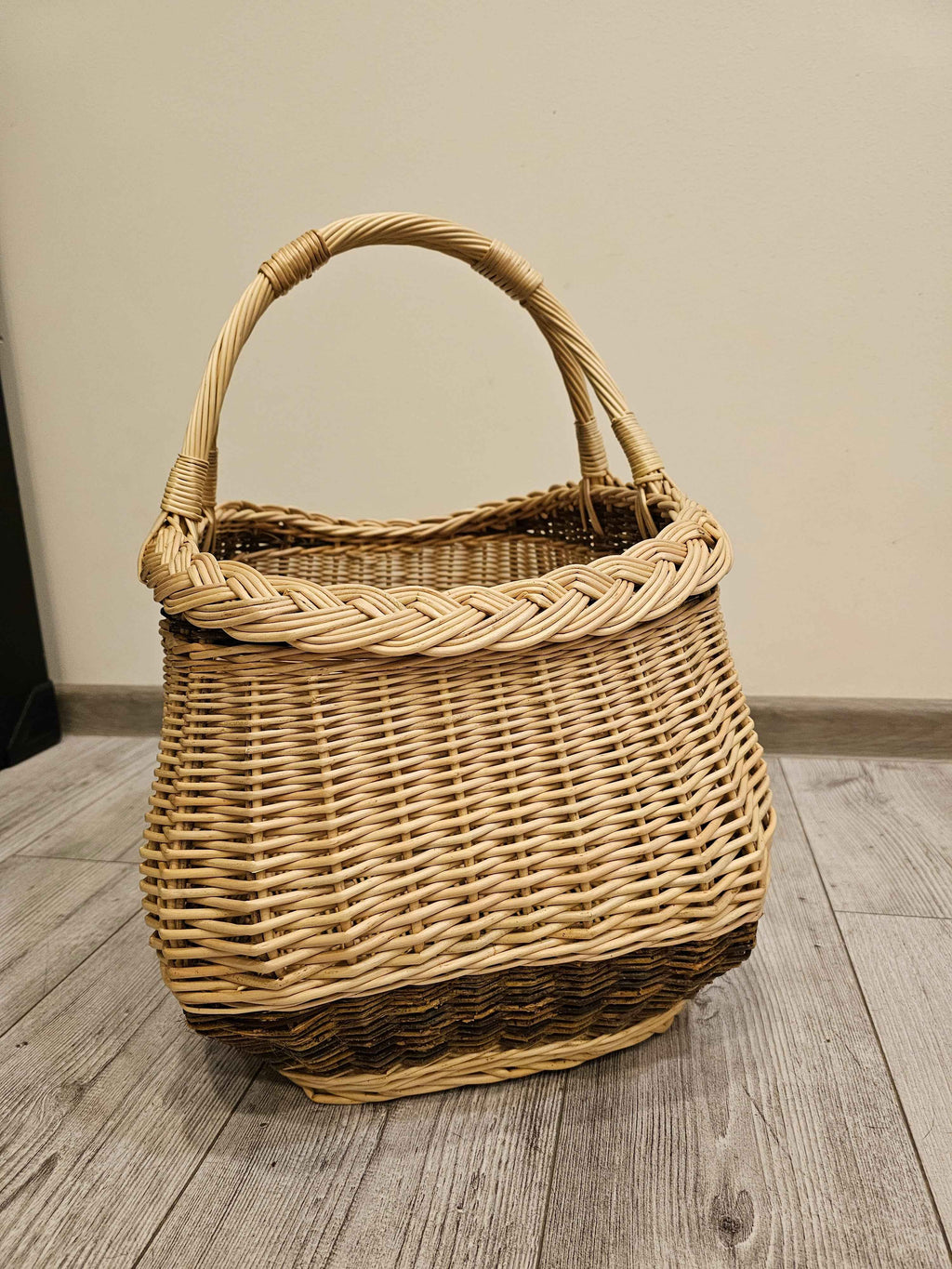 Wicker basket 019r - NaturelyWoven wicker - handmade