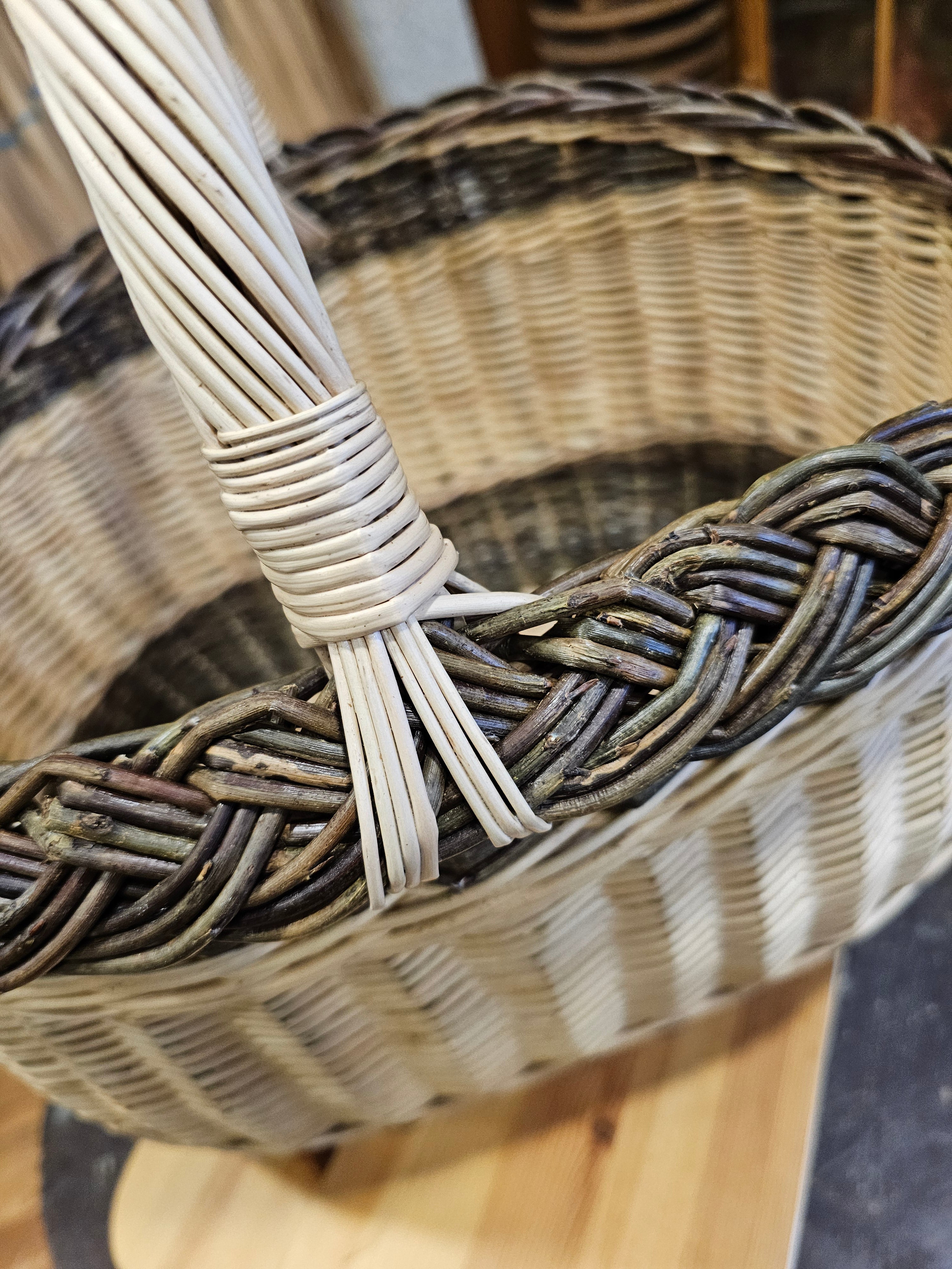 Wicker basket 040r - NaturelyWoven
