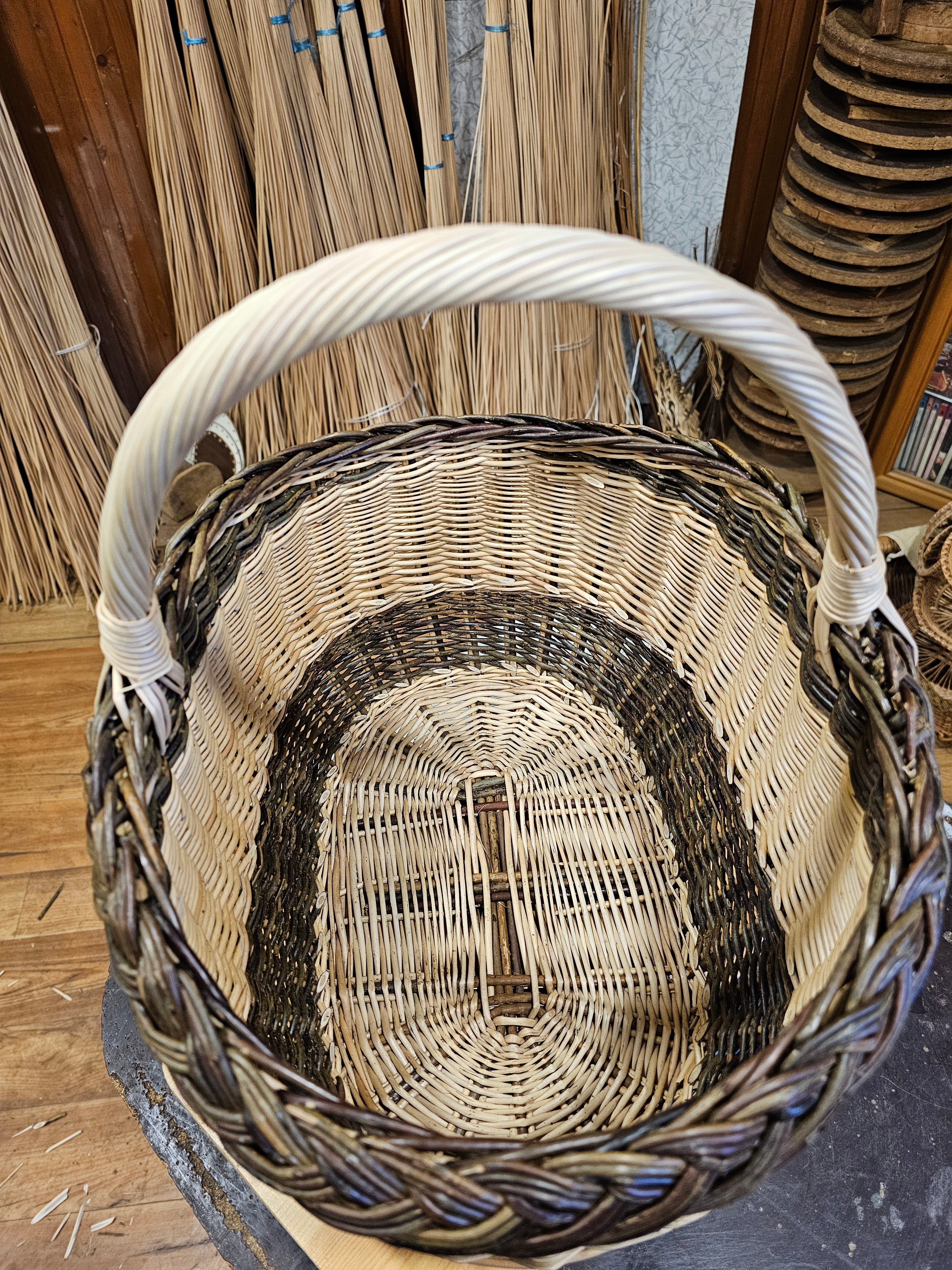 Wicker basket 040r - NaturelyWoven