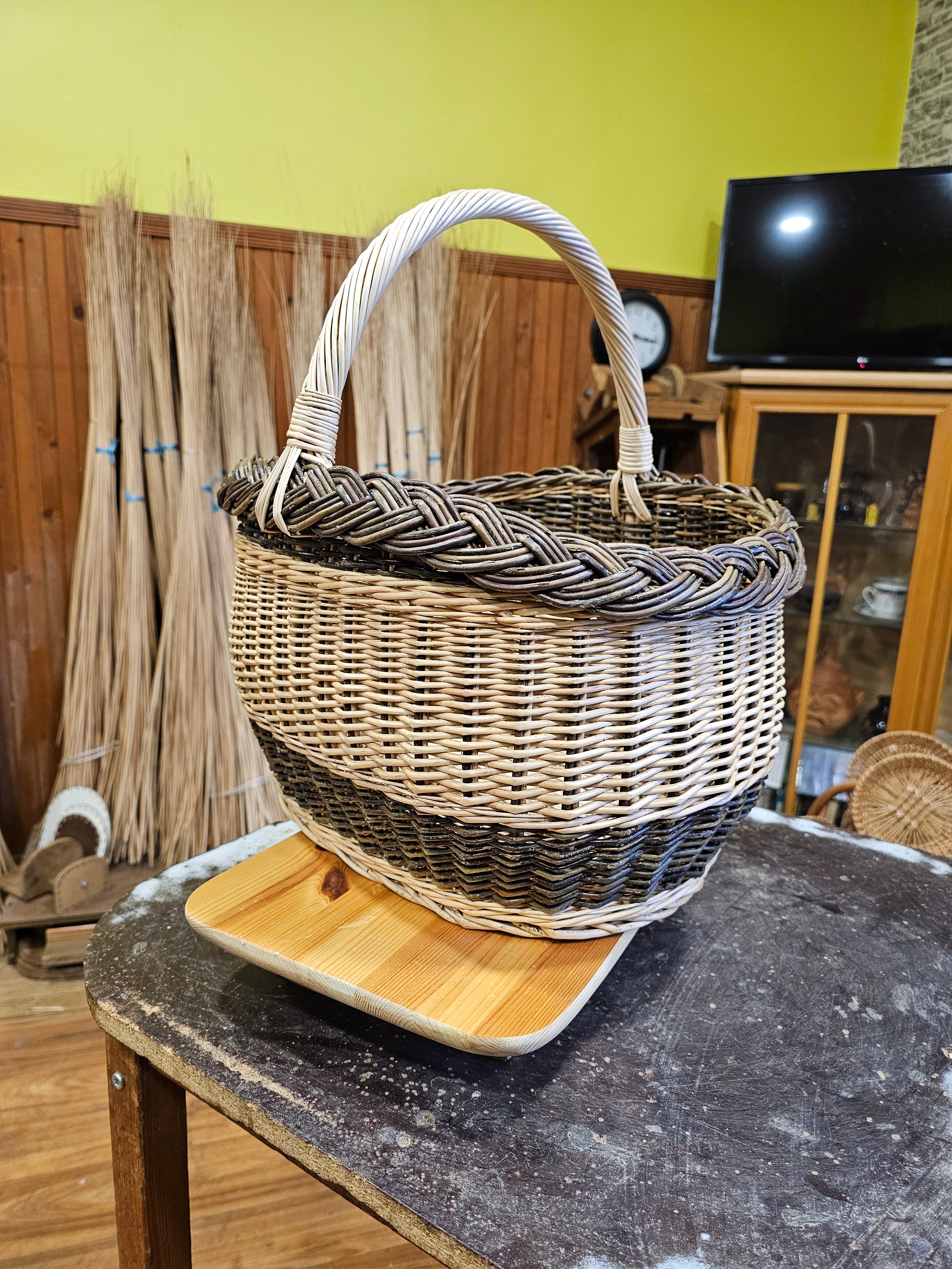 Wicker basket 040r - NaturelyWoven